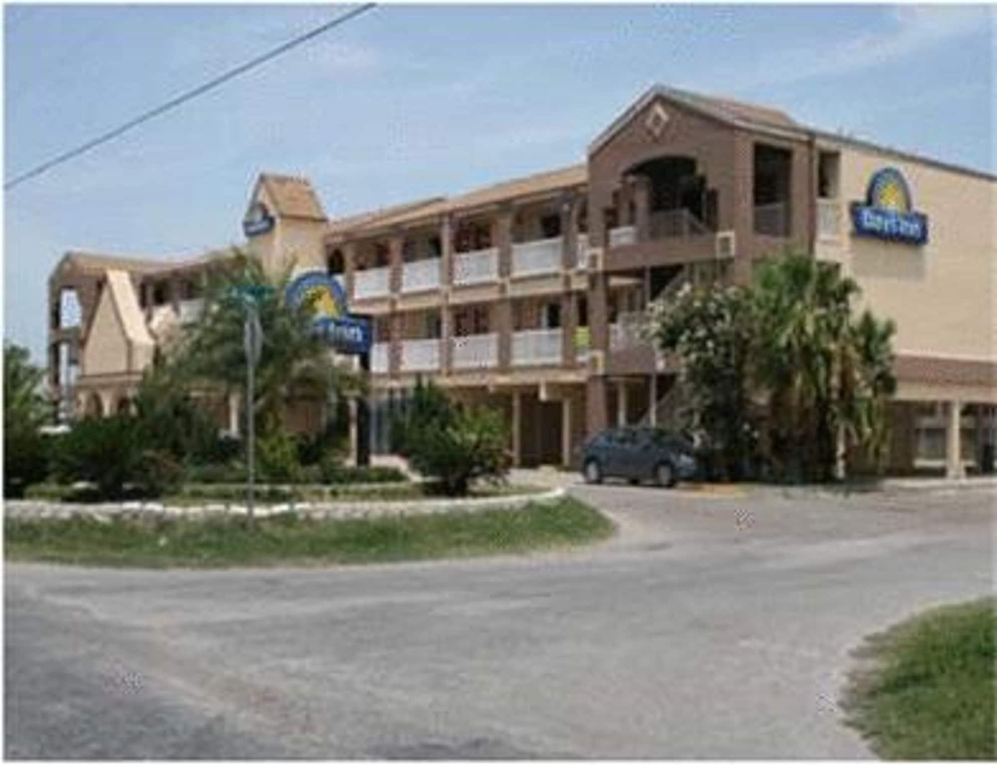 Varios Days Inn by Wyndham Corpus Christi Beach