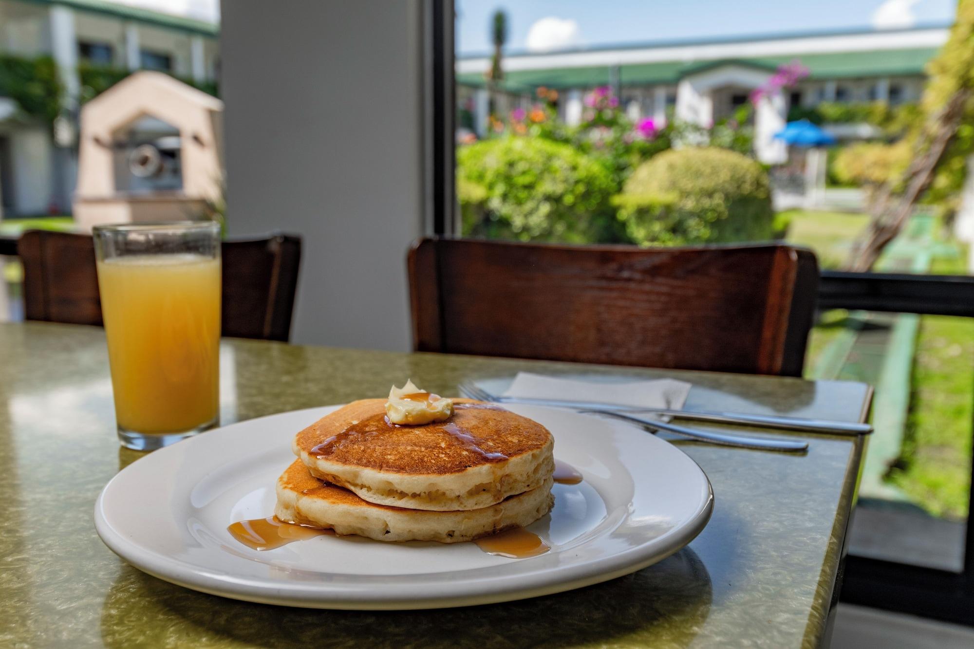 Restaurant Quinta Dorada Hotel and Suites