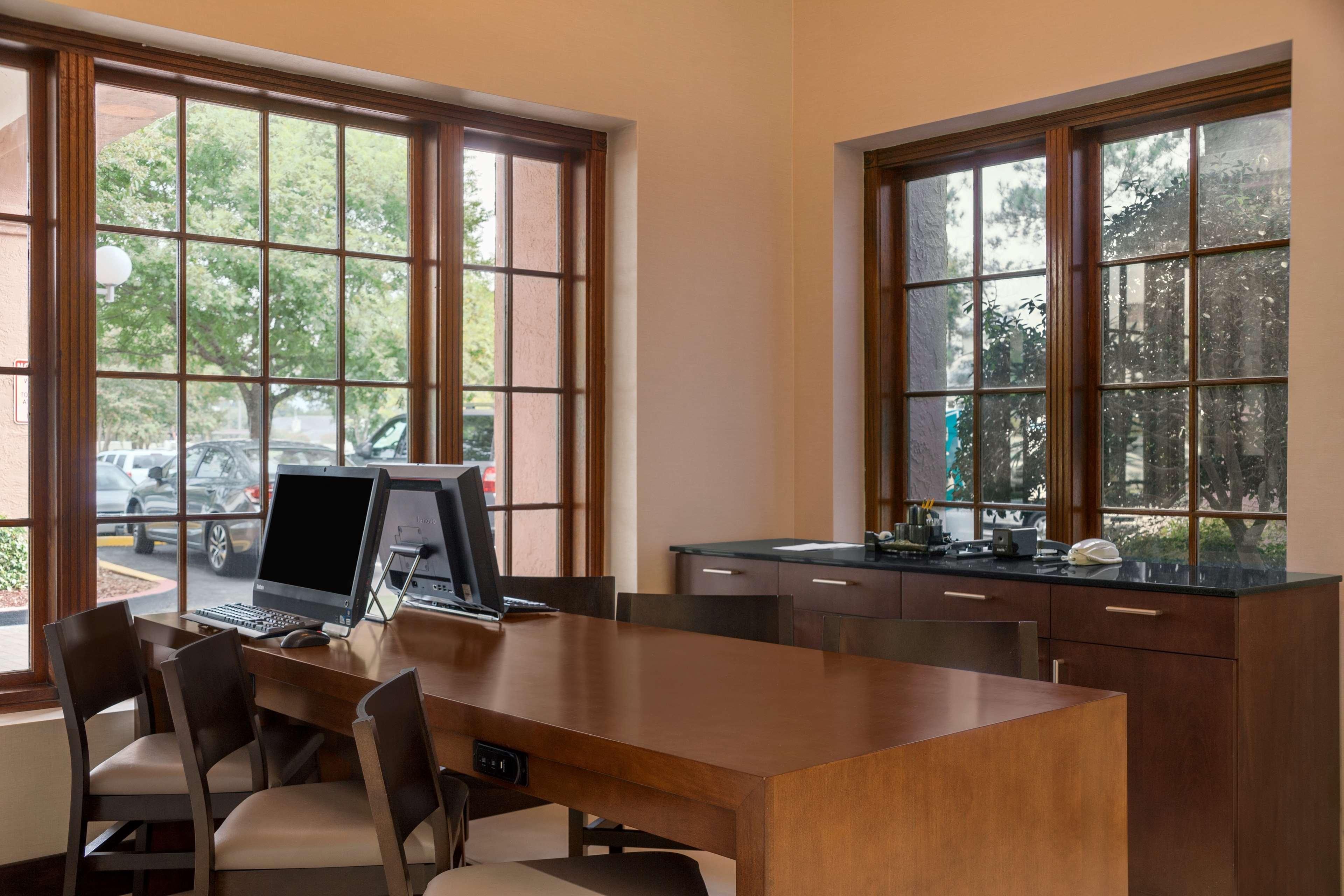 Centro de Negocios Embassy Suites Hotel Baton Rouge