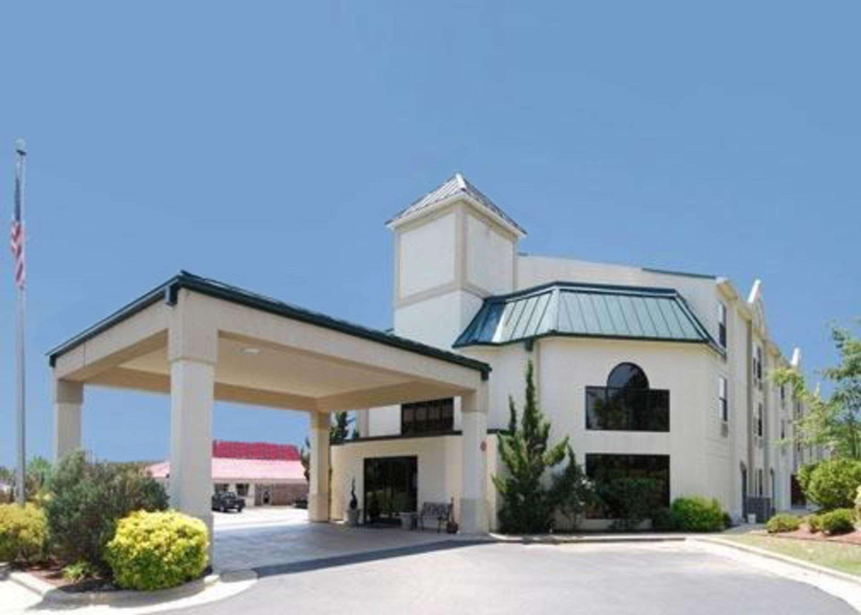 Vista Exterior Quality Inn & Suites Tarboro - Kingsboro
