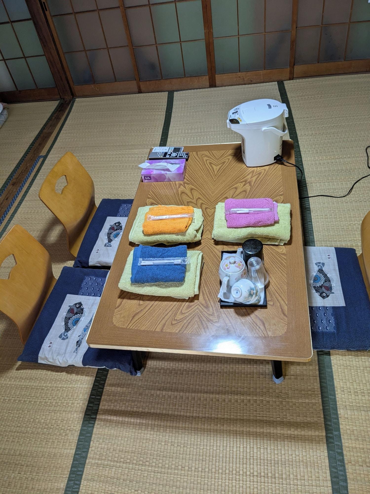 Habitación Minshuku Takahashi Kashibuneten