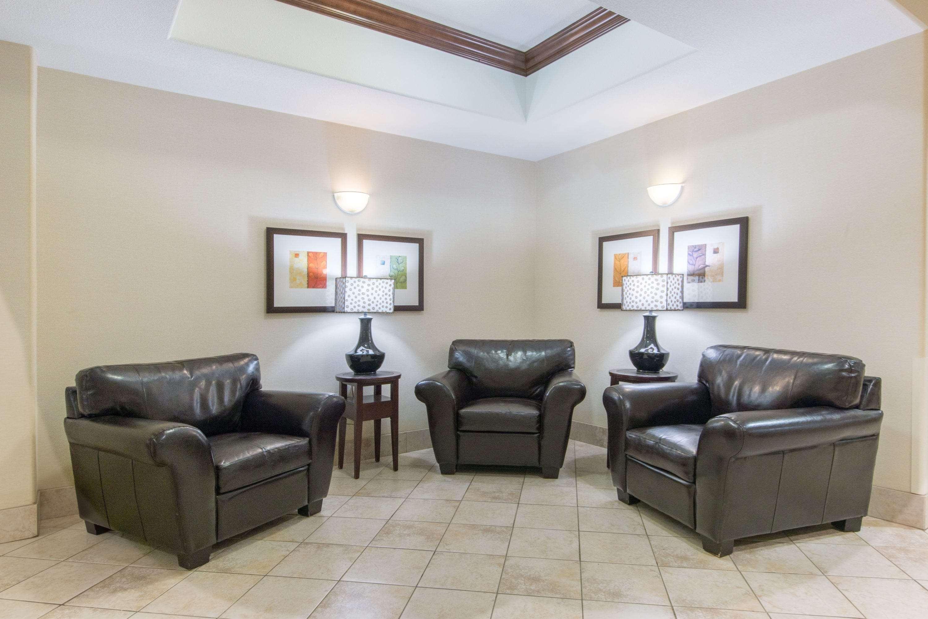 Vista Lobby Ramada by Wyndham Wainwright