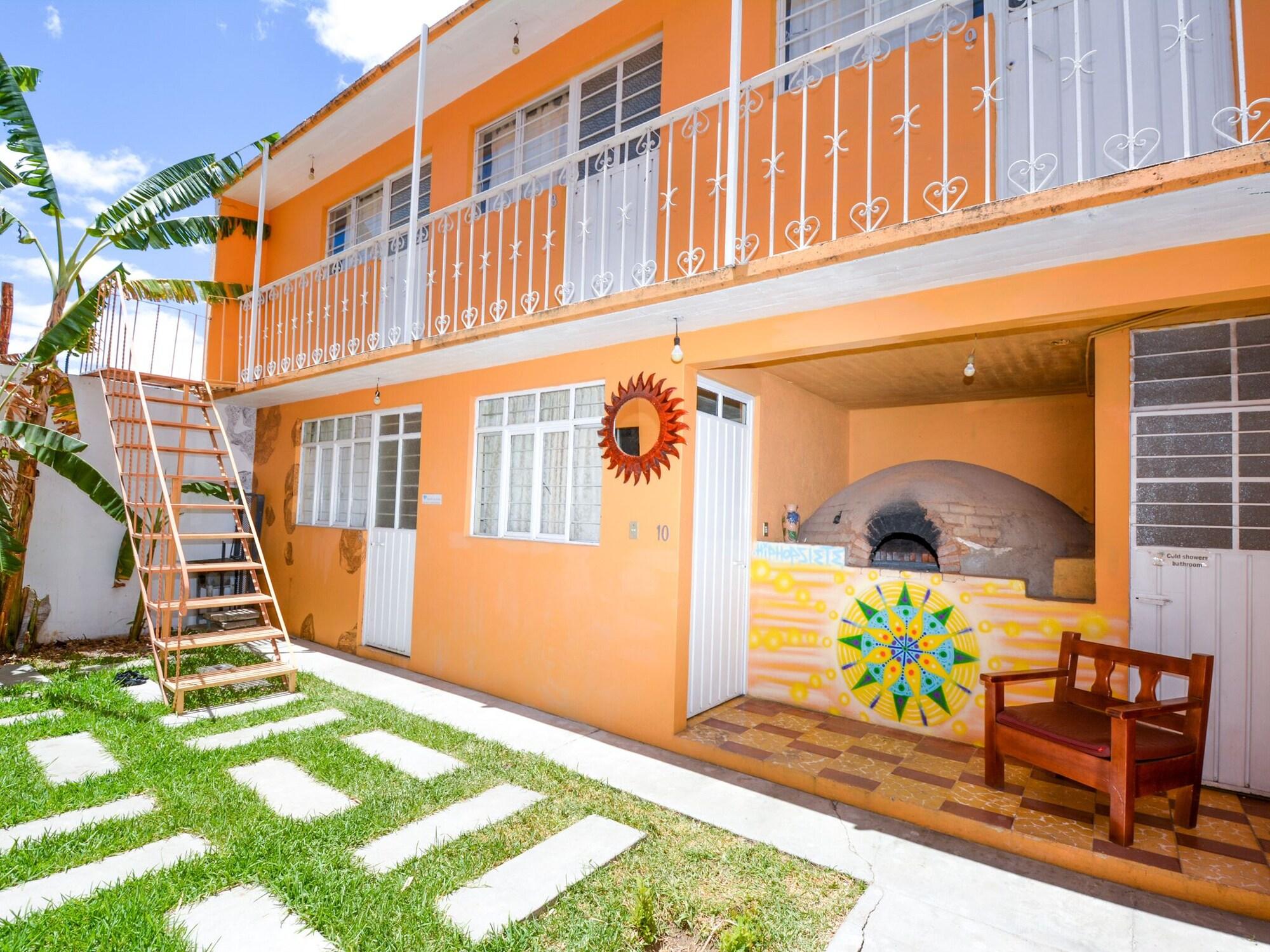 Varios Los Nardos Hostel