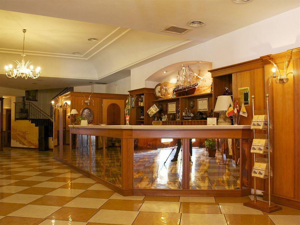Vista Lobby Business Hotel