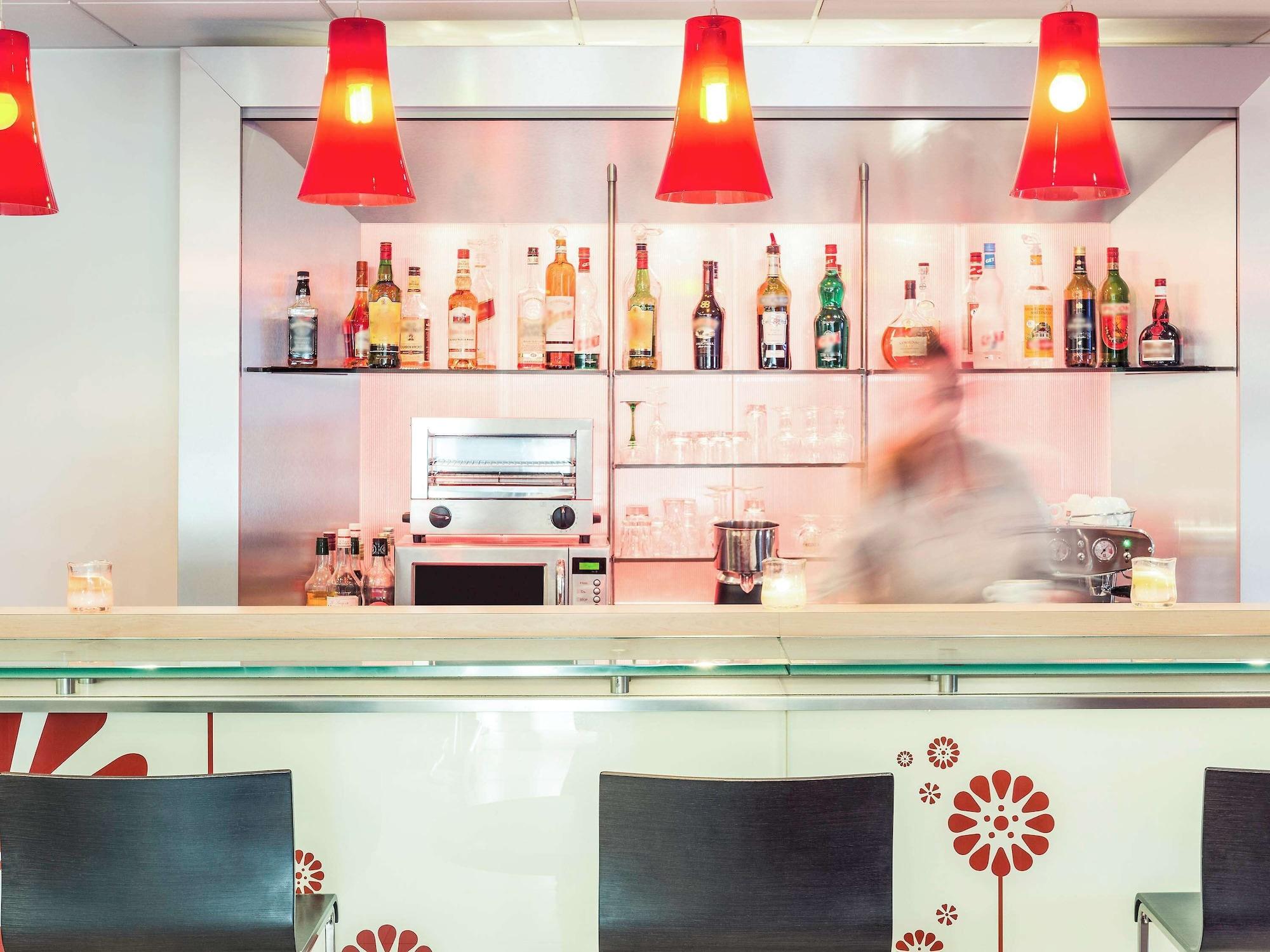 Bar/Salón ibis Epinay sur seine Gennevilliers