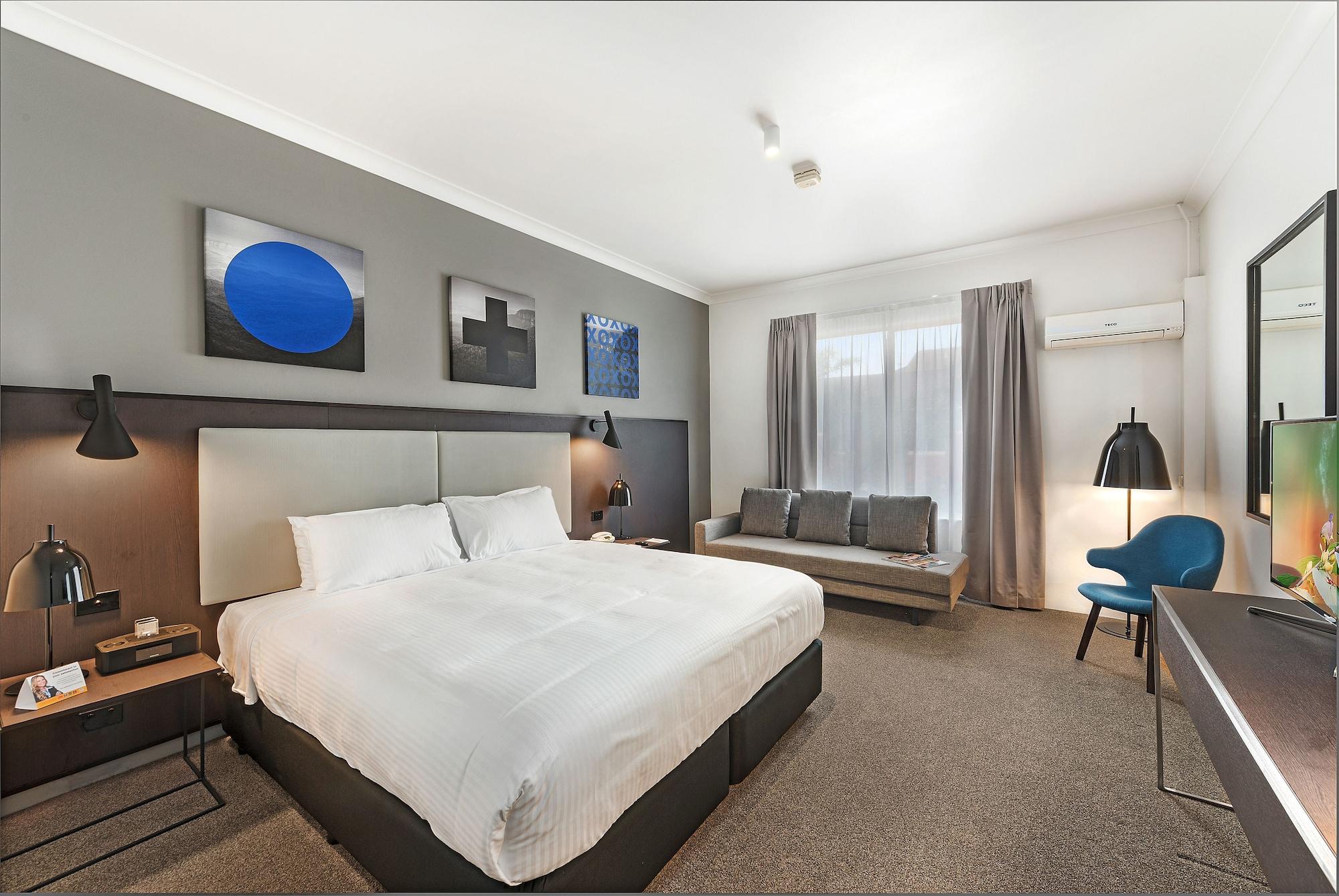 Varios Silkari Urban CKS Sydney Airport Hotel