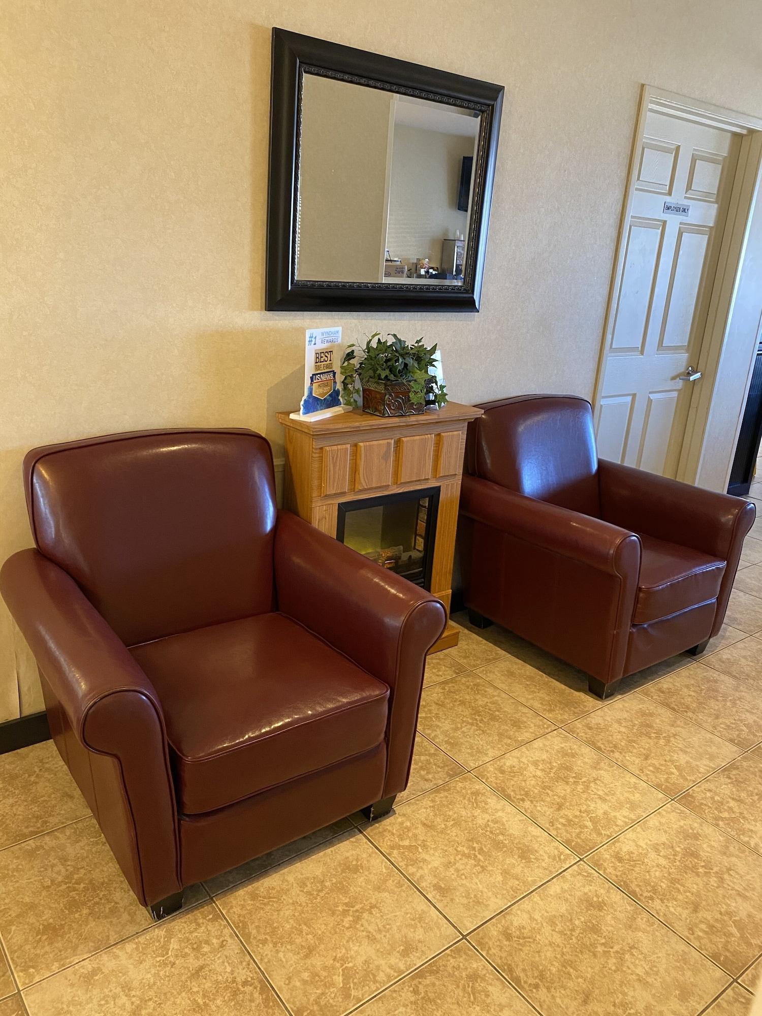 Vista Lobby Baymont by Wyndham Casper East