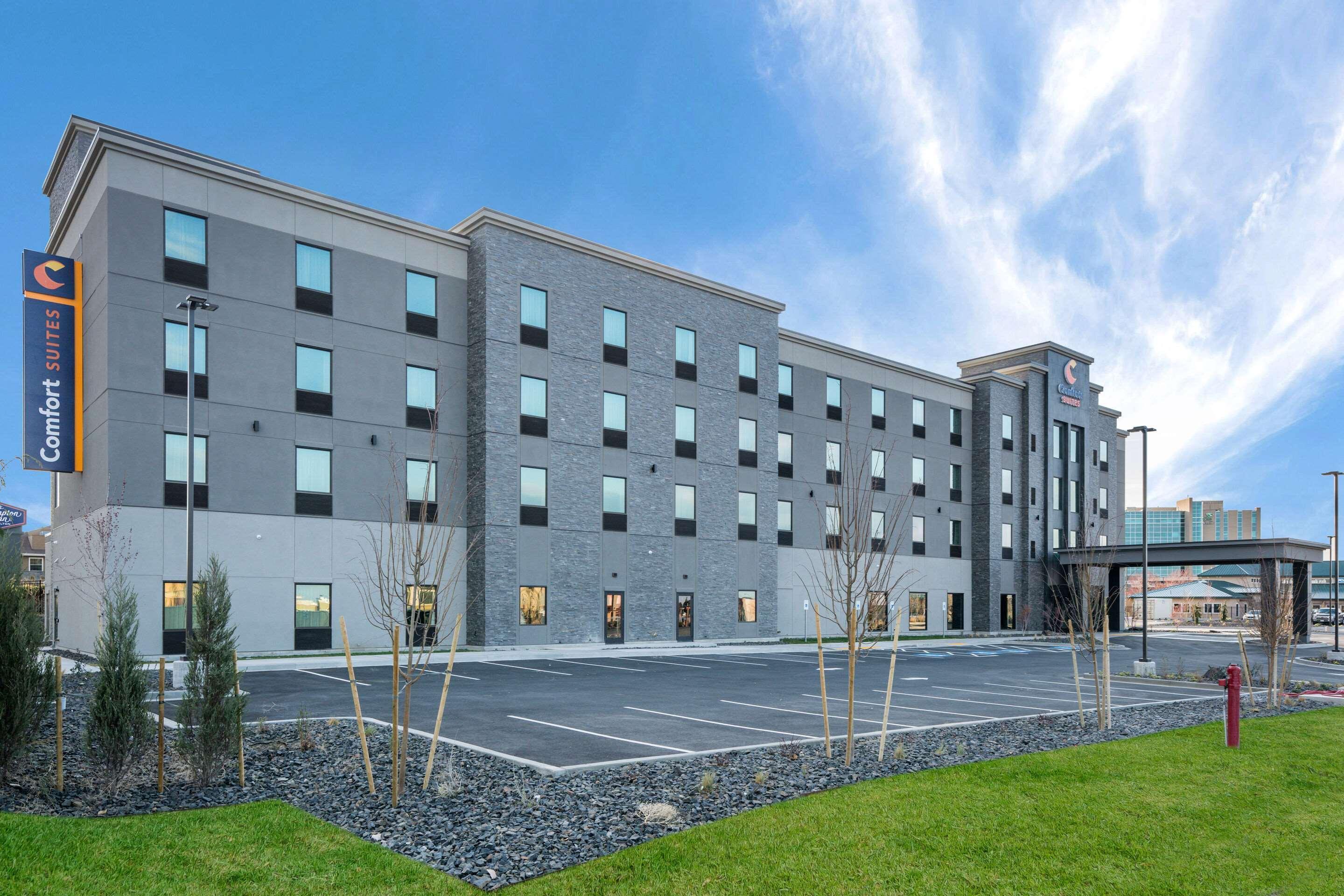 Vista Exterior Comfort Suites Southwest Kennewick