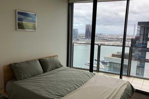 Renta temporal - Stunning 3-bed Apartment w/ Parking & Bay View