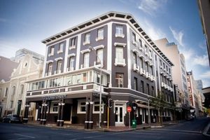 Alojamiento - Grand Daddy Boutique Hotel