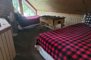 Alquiler Vacacional - Moonlight Bay Chalet overlooking a private  10 acre lake