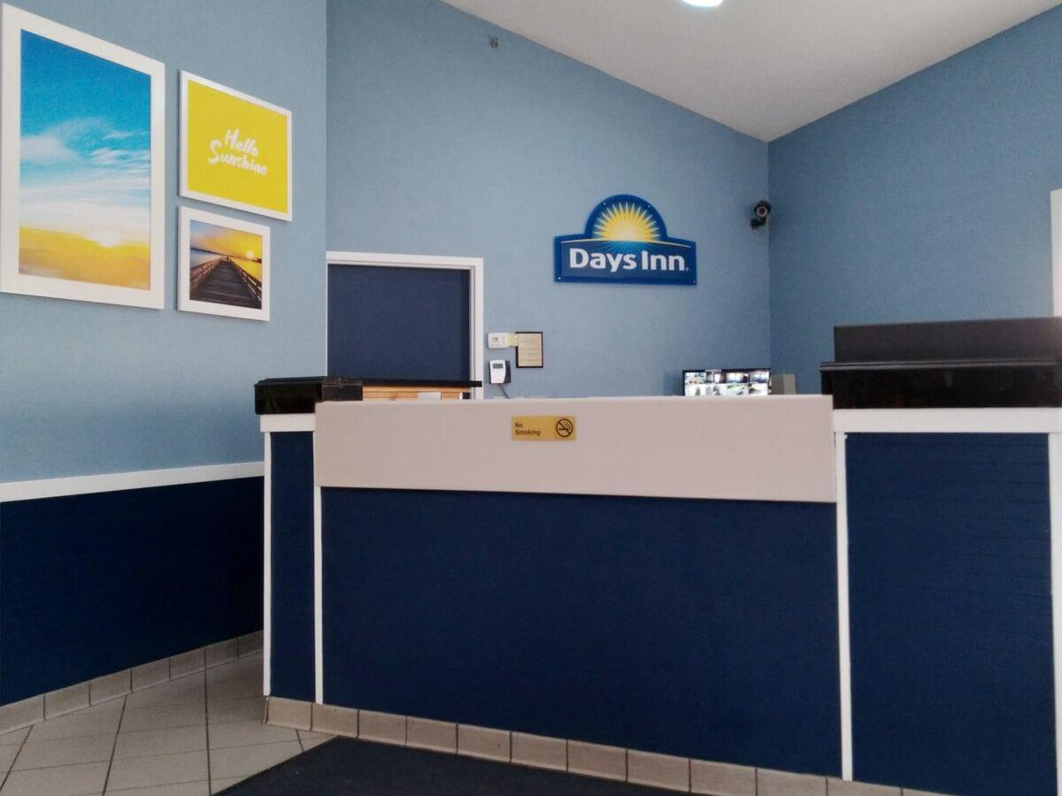 Vista Lobby Days Inn by Wyndham Canastota/Verona