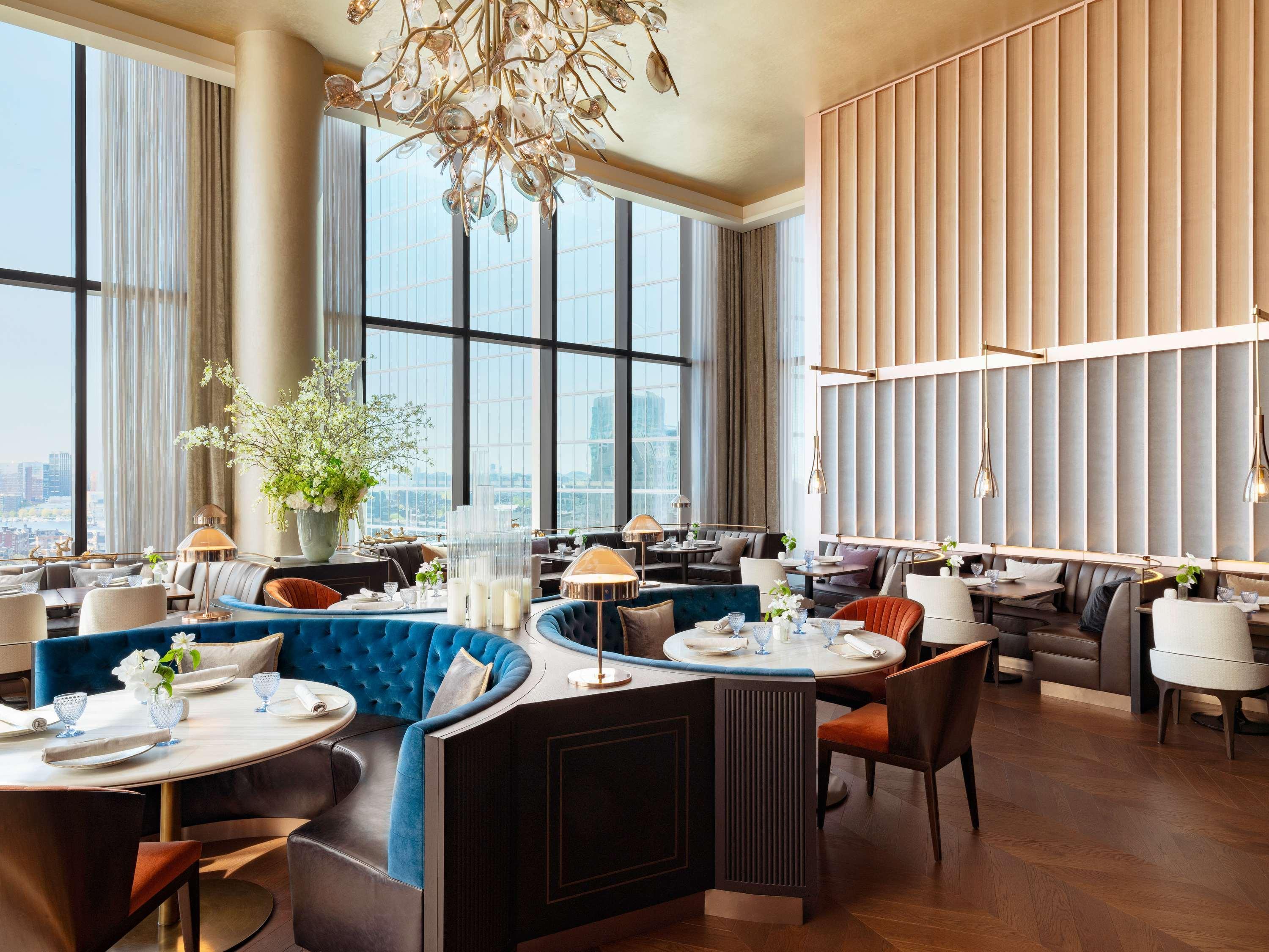 Vista Exterior Raffles Boston