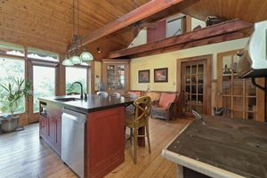 Alojamiento - The Sheds: Victorian Farmhouse 5BR Ski-In Ski-Out Chalet