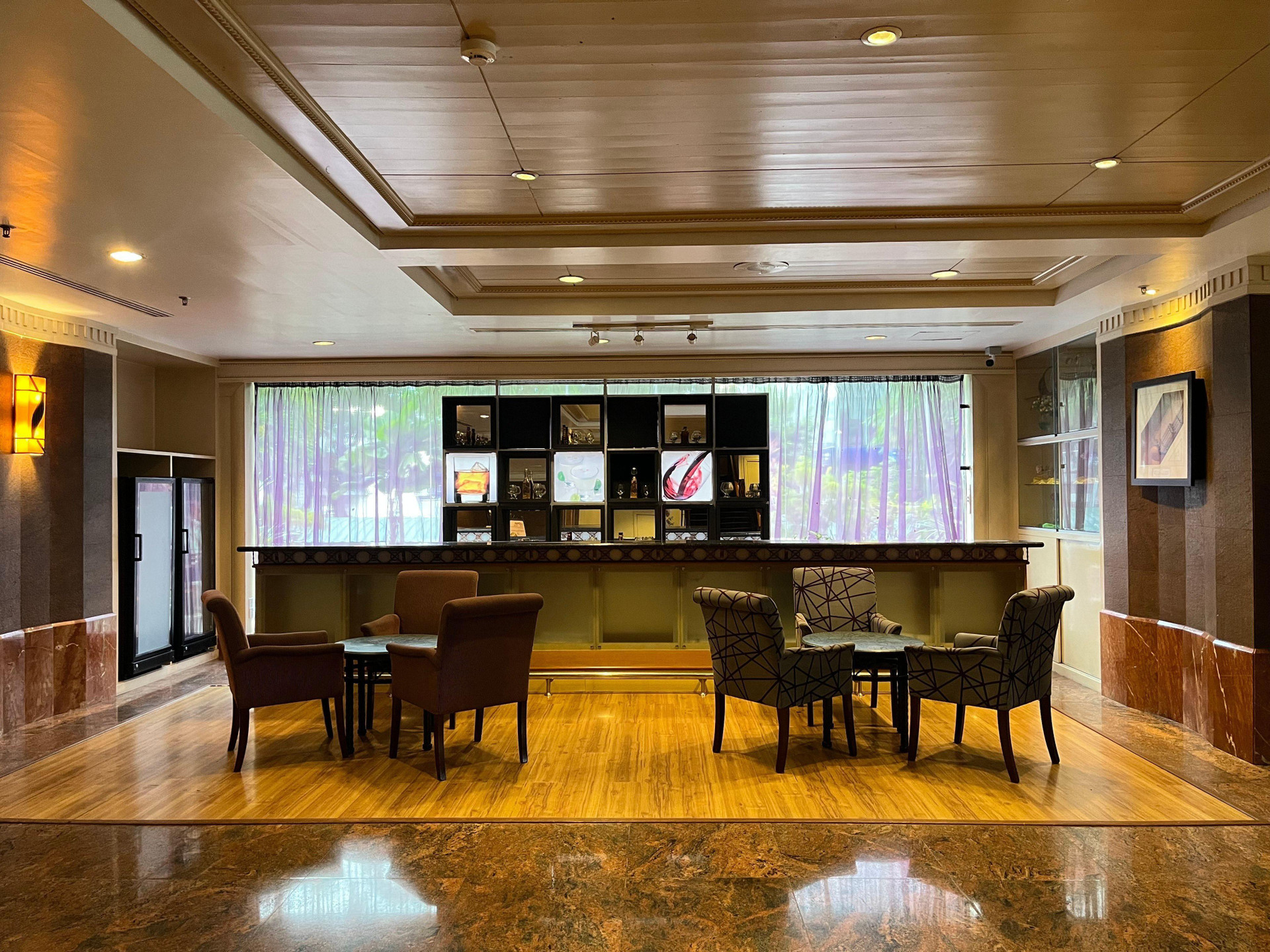 Bar/Salón Hotel Shangri-La Kota Kinabalu