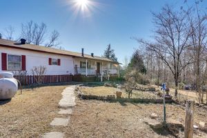 Alquiler Vacacional - 'antique Farmhouse' in Bethel Springs on Half-acre