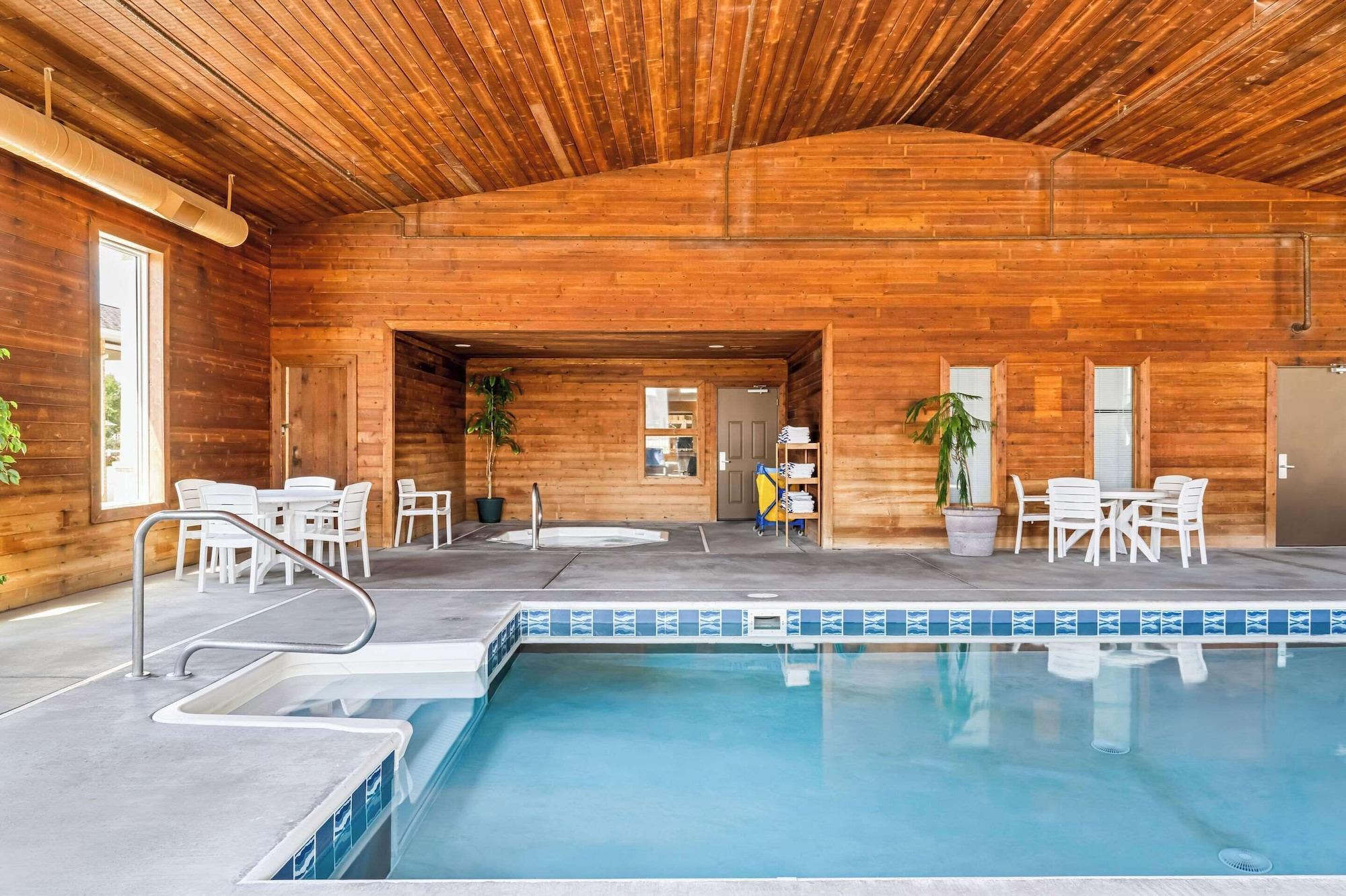 Vista Piscina Comfort Inn Worland Hwy 16 to Yellowstone