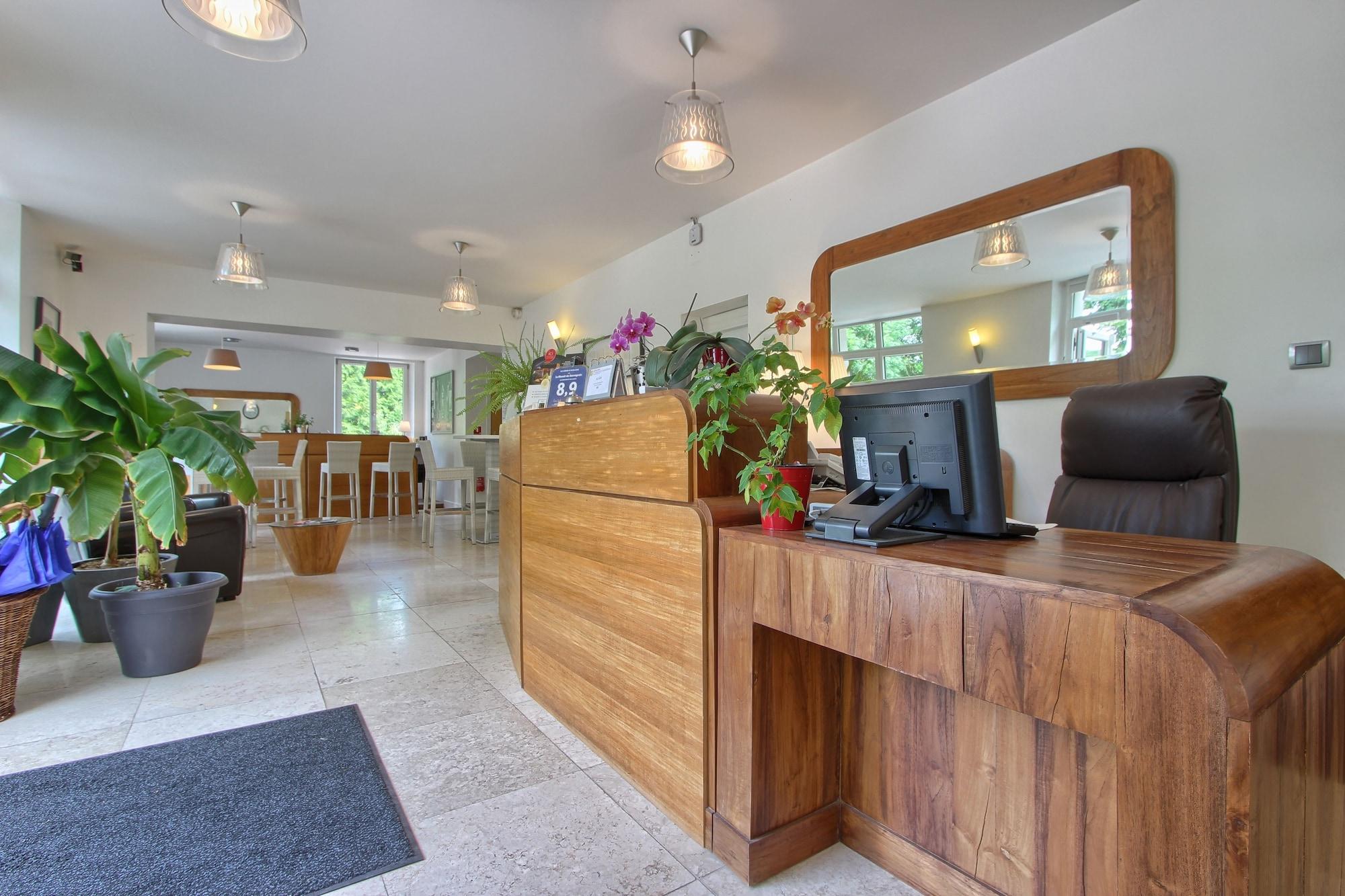 Vista Lobby Le Manoir De Sauvegrain