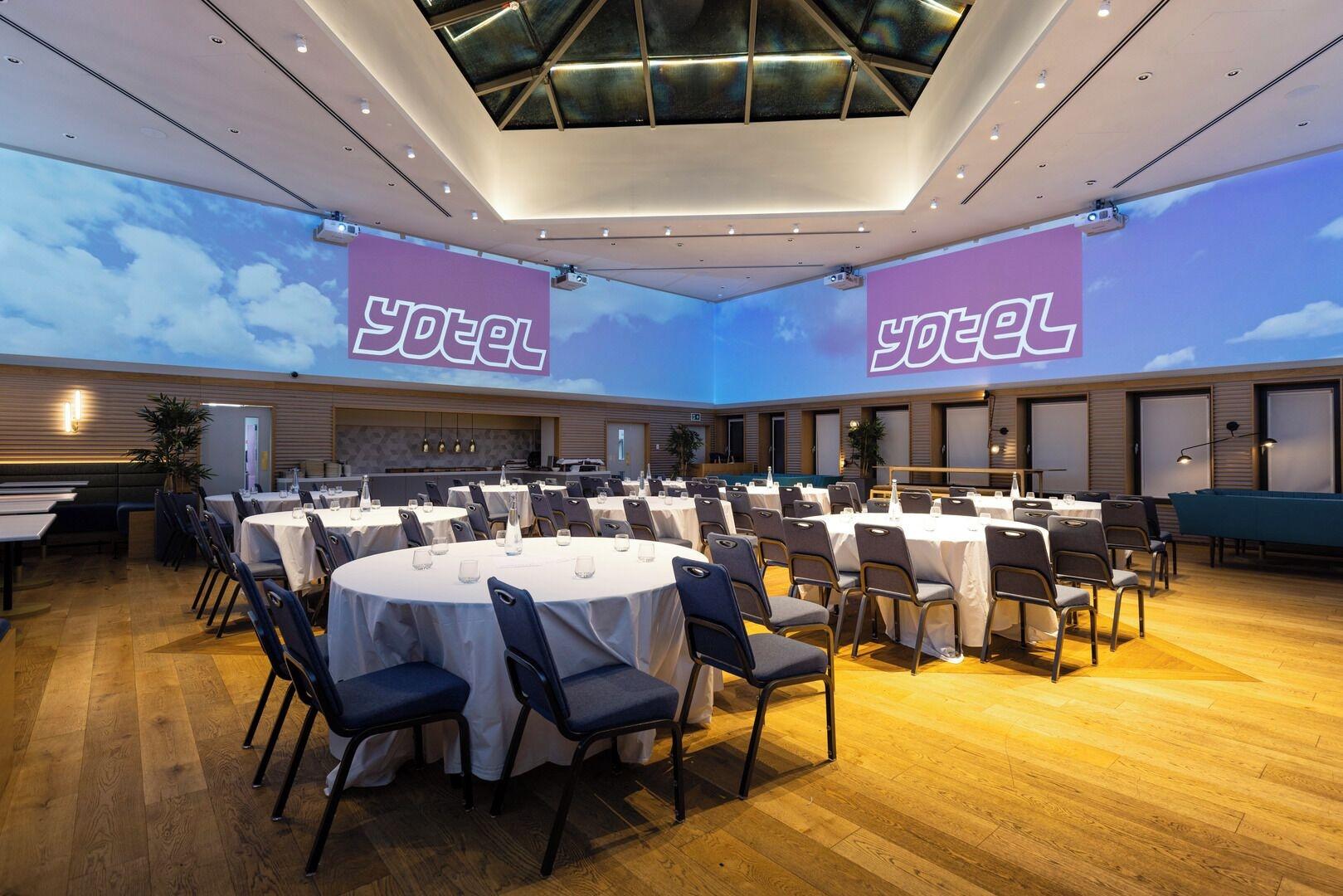 Sala de Reuniones YOTEL Edinburgh