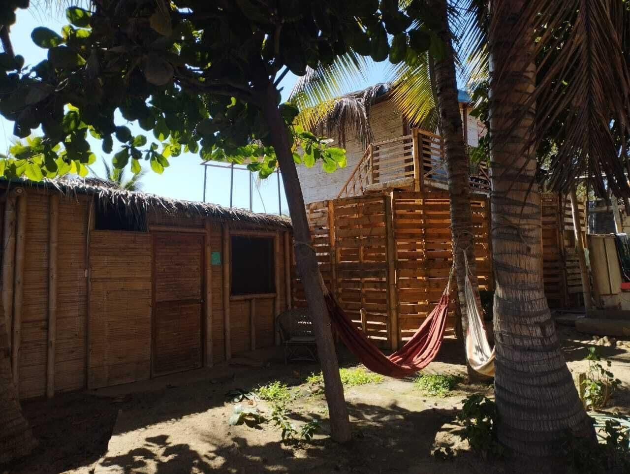 Vista Exterior Los Almendros Mancora
