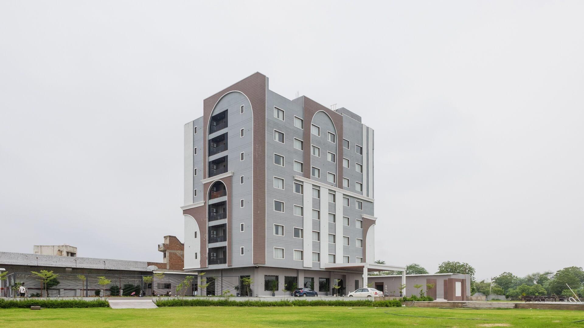 Varios Pallacia A Luxury Hotel