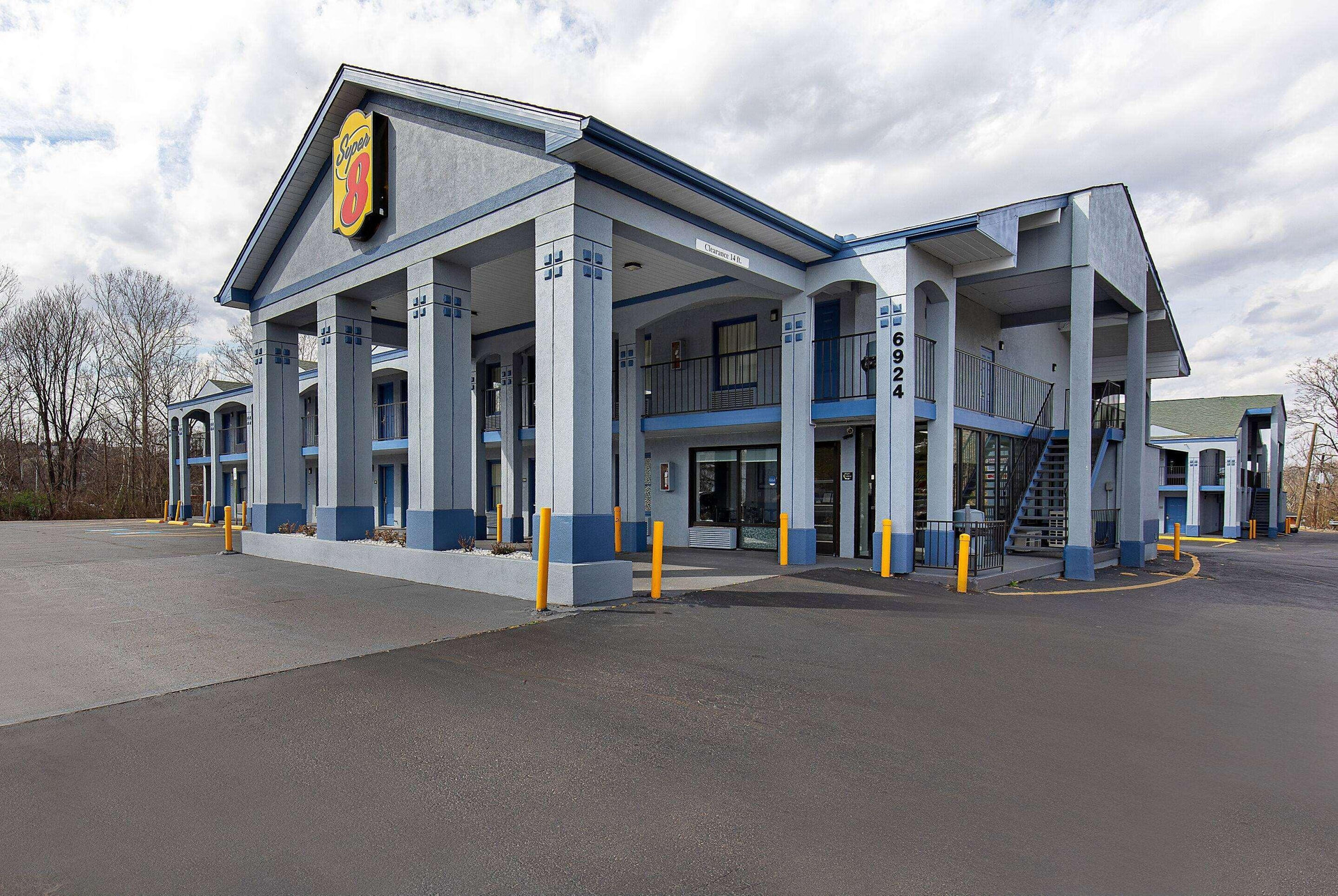 Vista Exterior Super 8 by Wyndham Nashville West
