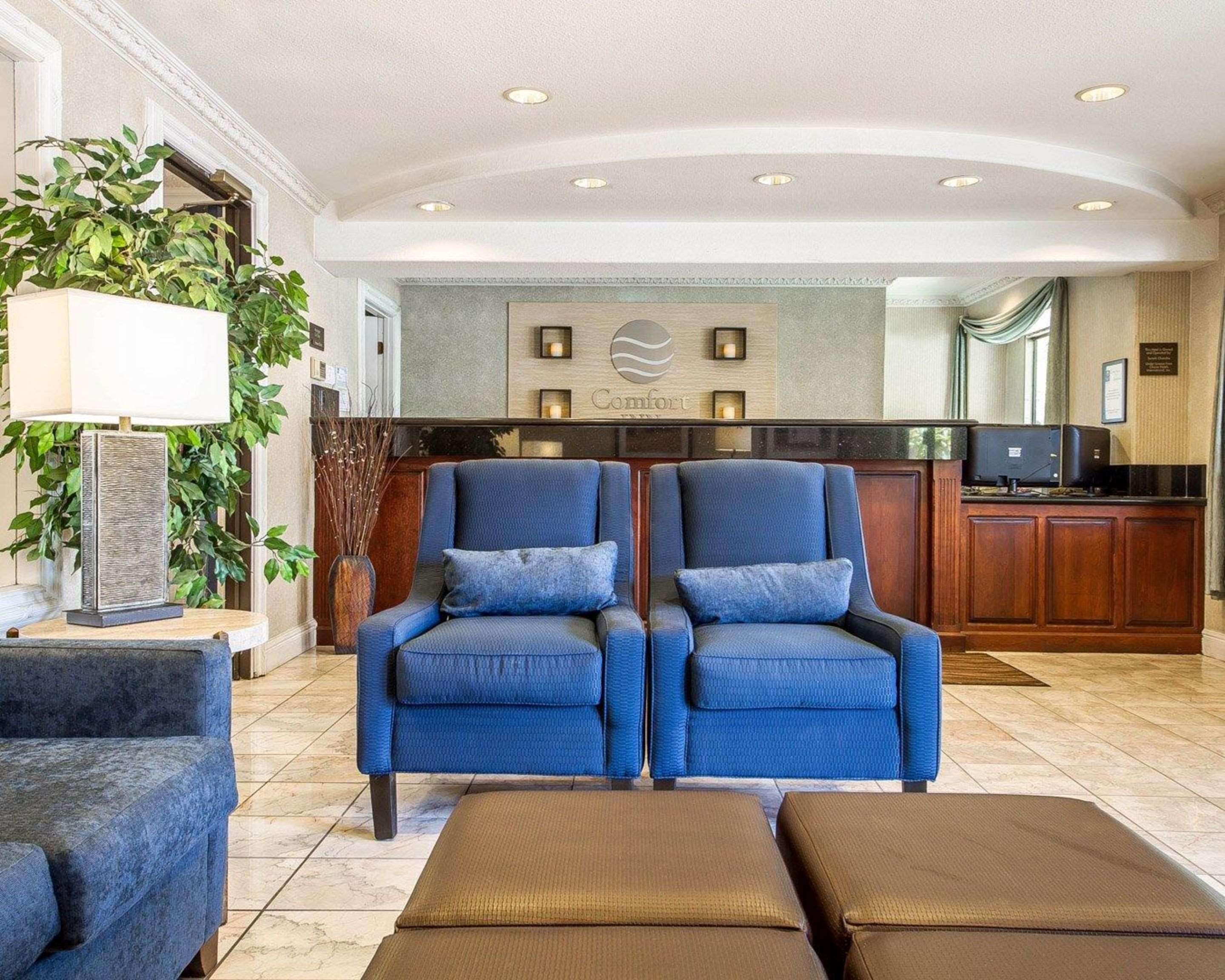 Vista Lobby Comfort Inn Modesto