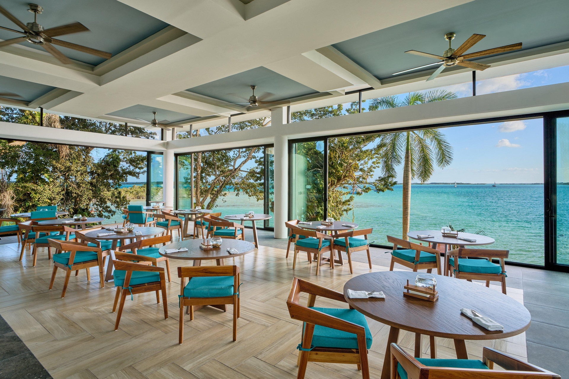 Restaurant Cristalino Lagoon Front Hotel Restaurant & SPA - Adults Only