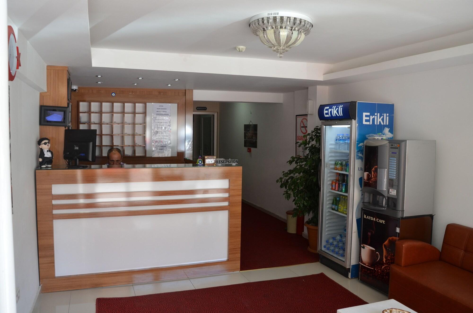 Vista Lobby Marka Hotel