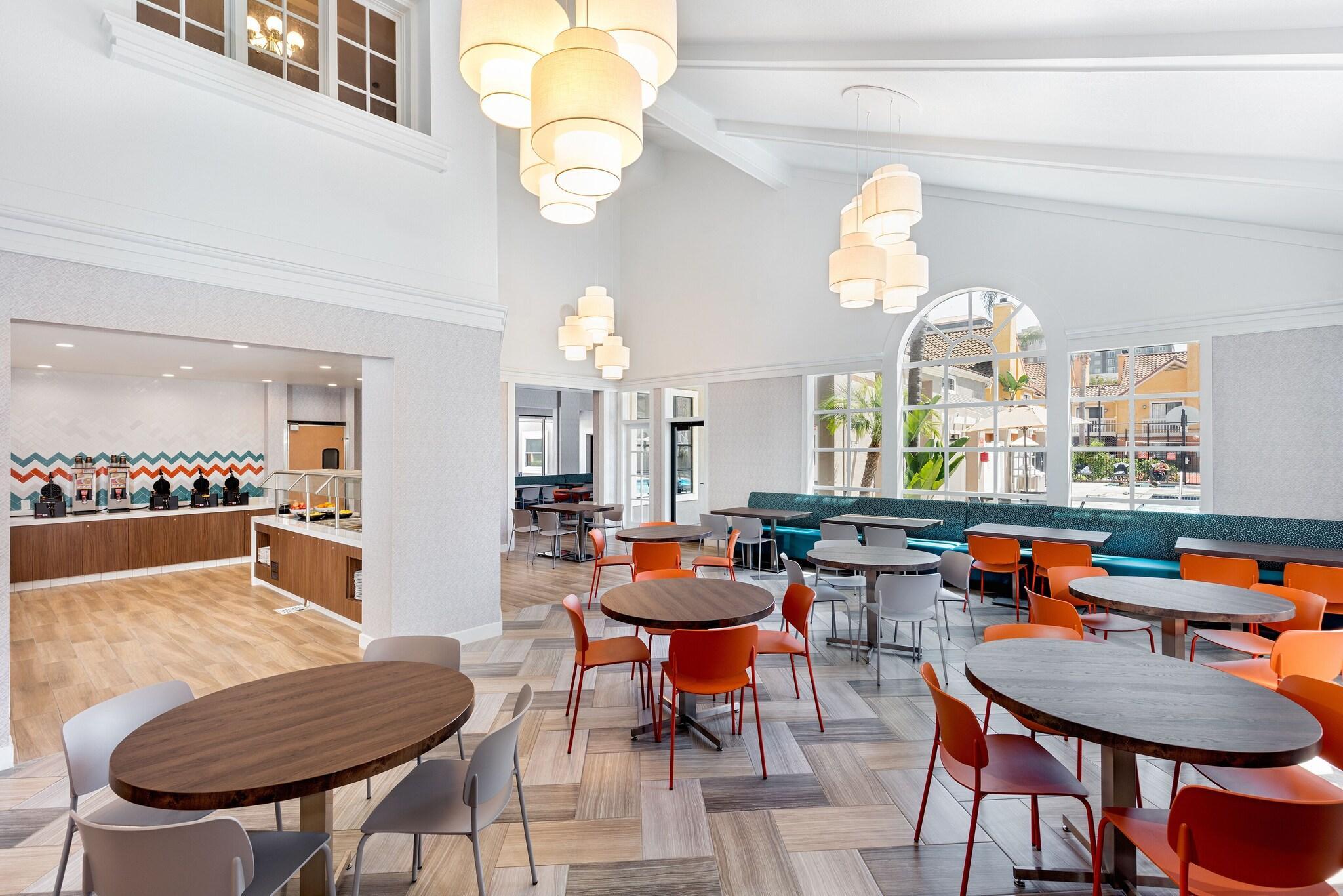 Restaurant Clementine Hotel & Suites Anaheim