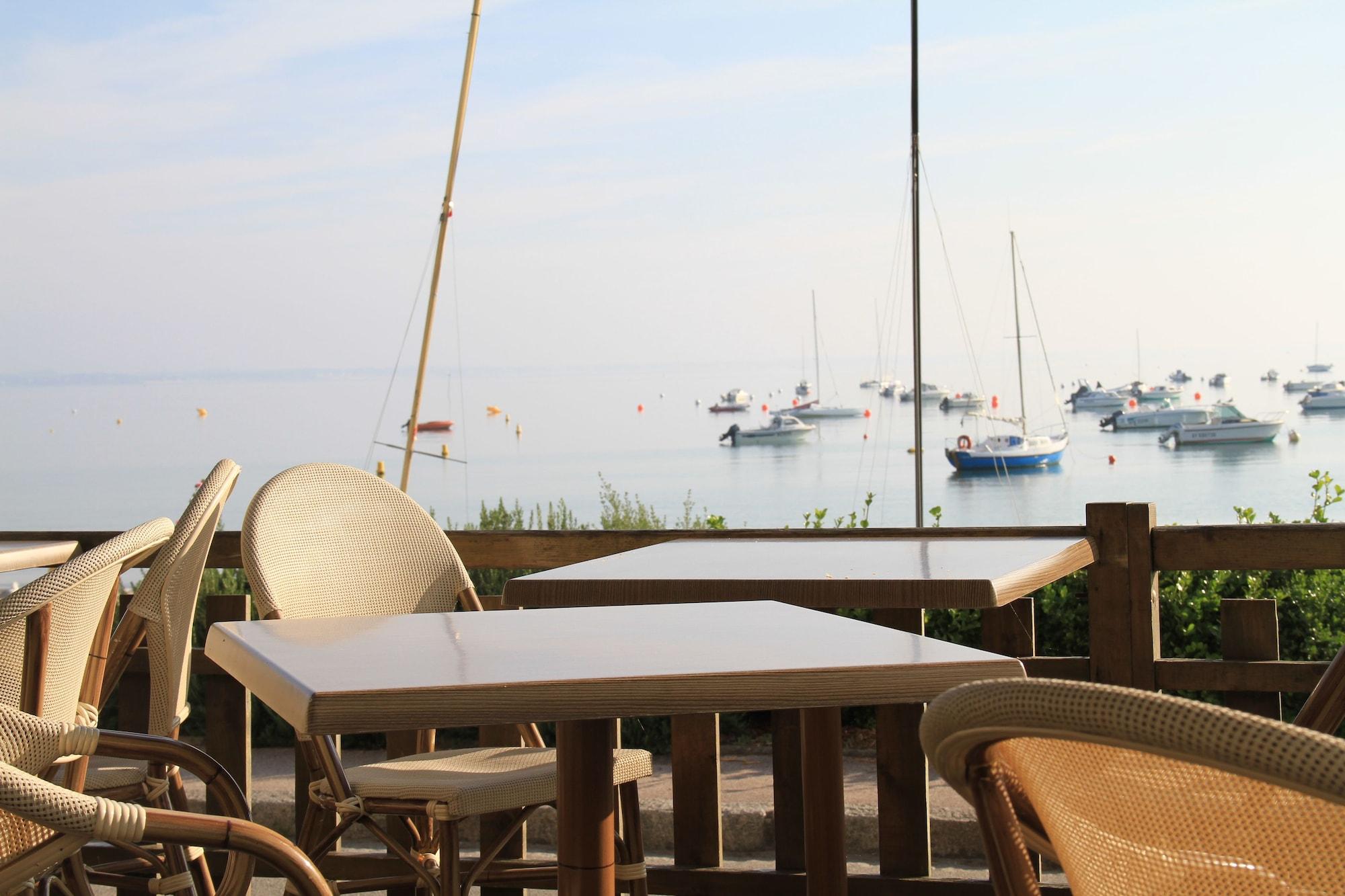 Bar/Salón Hotel De la Plage