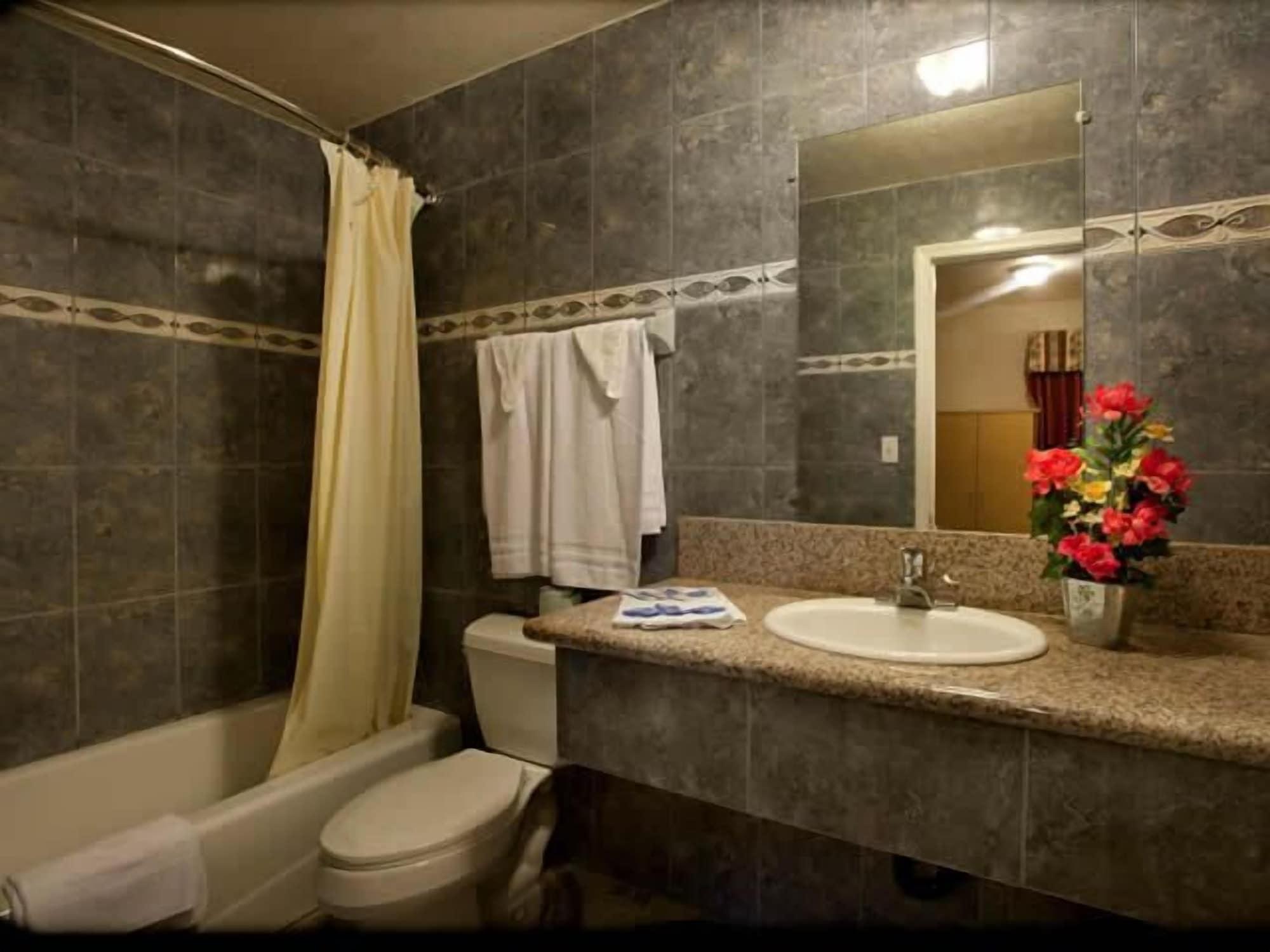 Varios Palace Inn Oxnard
