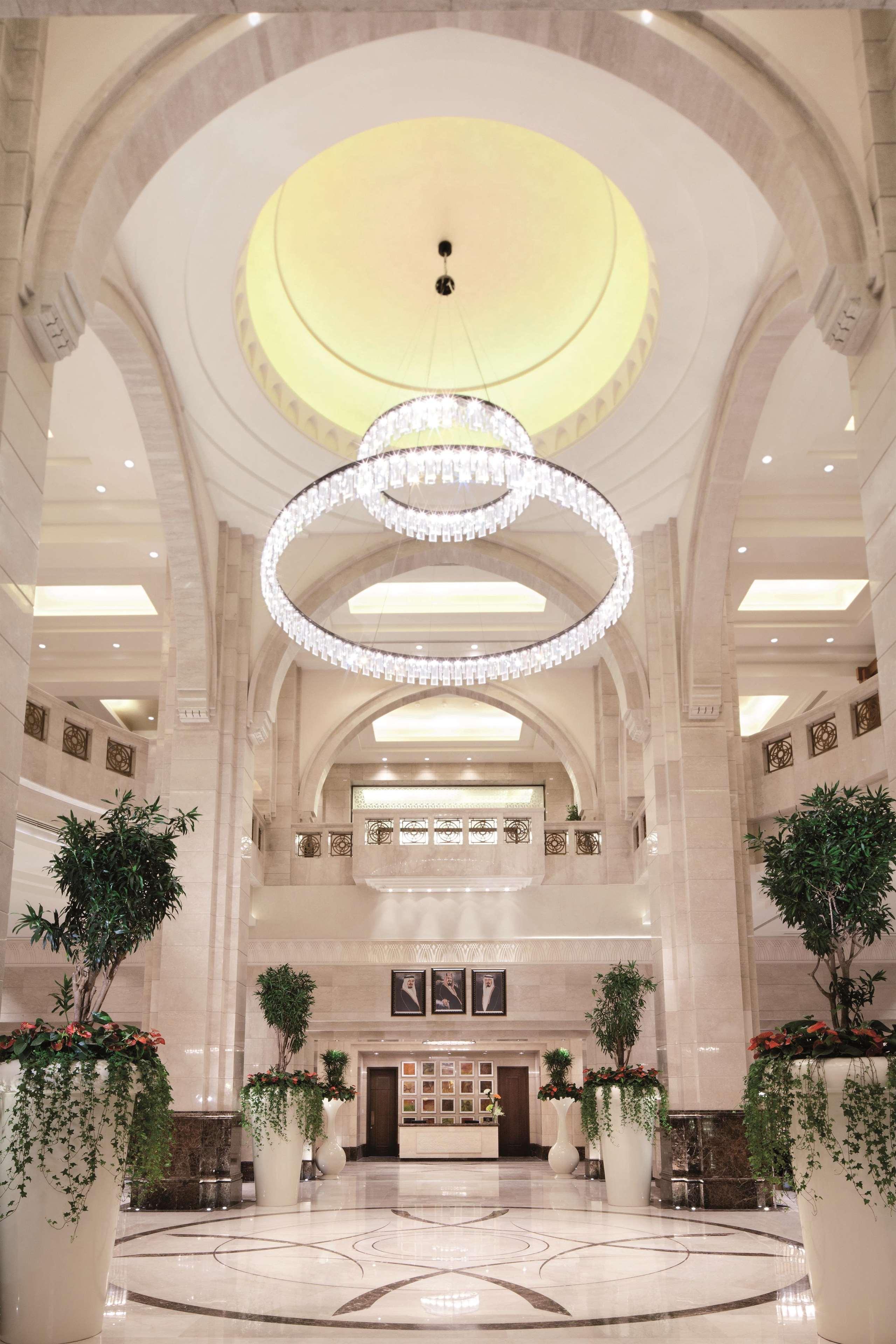 Vista Lobby Fairmont Makkah Clock Royal Tower