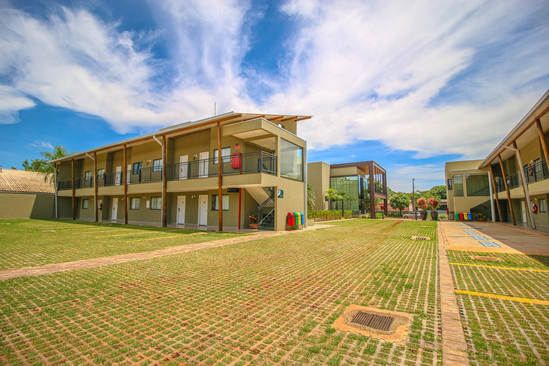 Vista Exterior Promenade Bonito All Suites