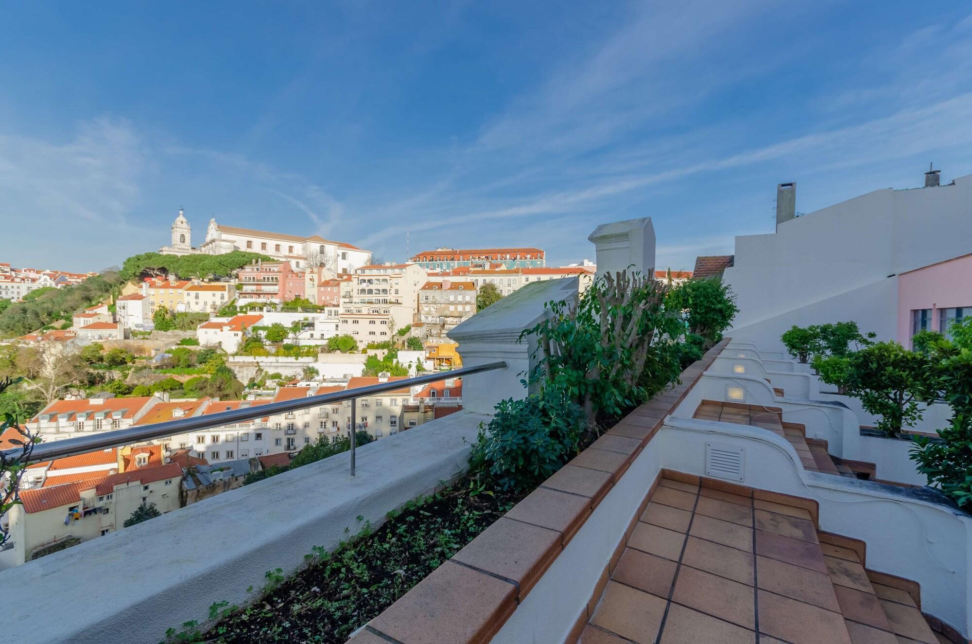 Vista Exterior Olissippo Castelo
