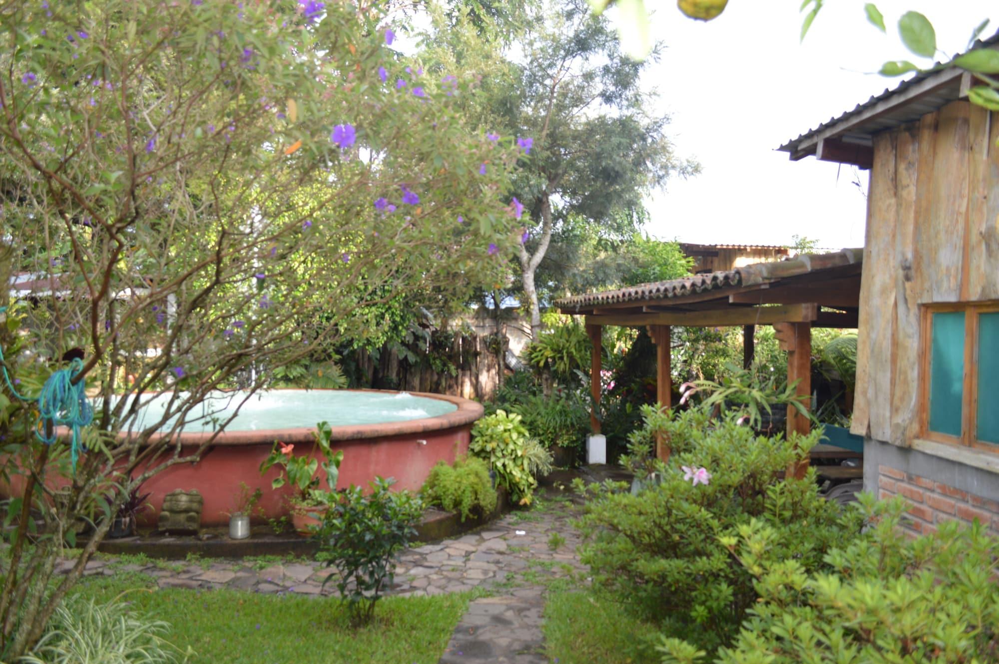 Vista Piscina Hostal Meson de San Fernando
