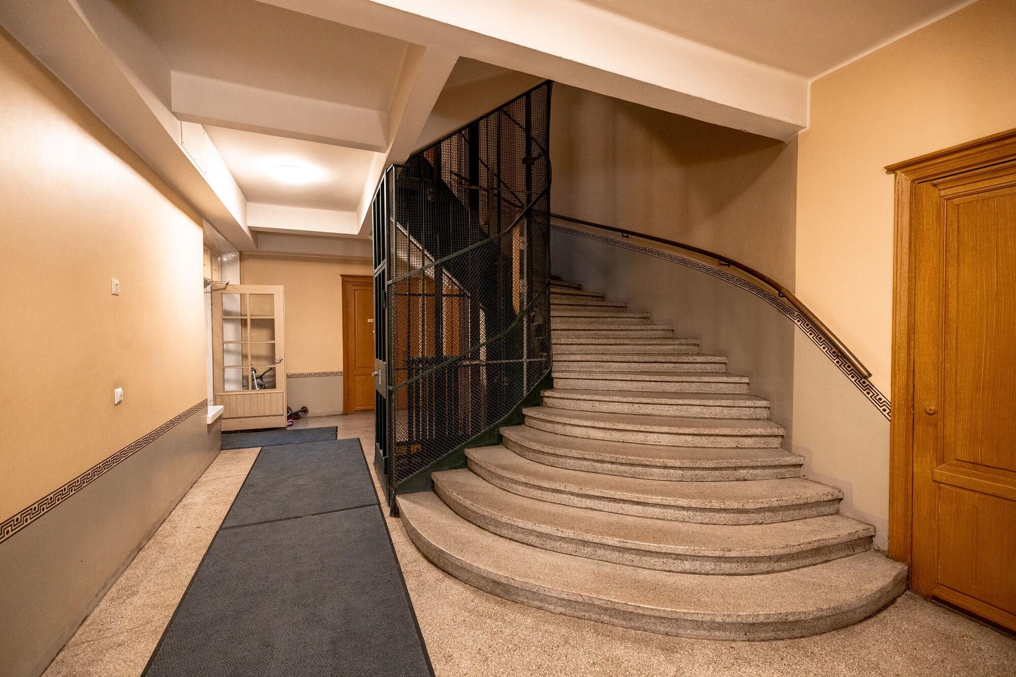 Vista Lobby 2ndhomes Bright & Spacious 5BR Apartment
