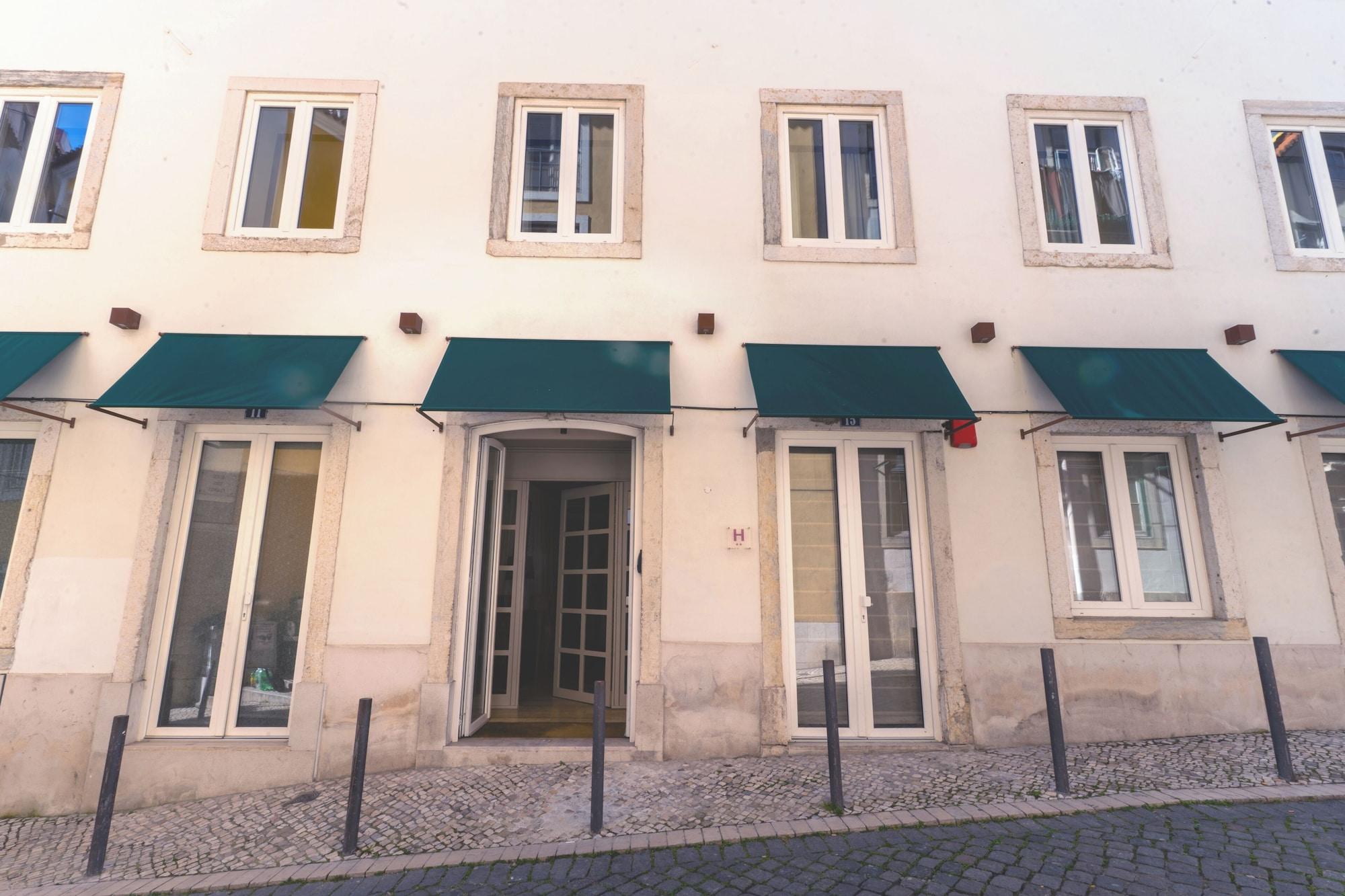 Vista Exterior Casa Teva Lisboa Boutique Hotel by chic&basic