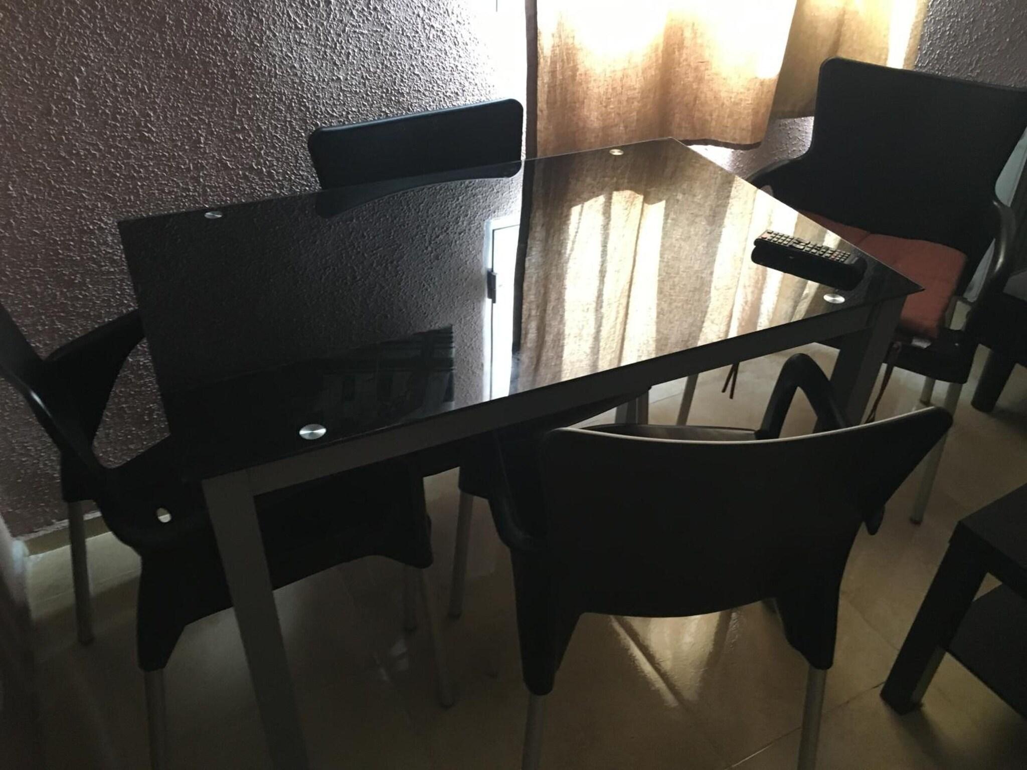 Restaurant Reina Victoria Apartments & Suite
