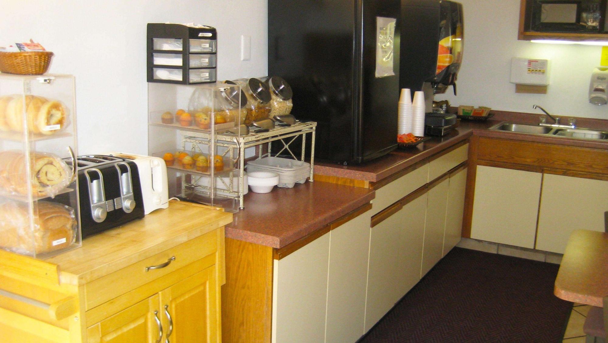 Restaurant Magnuson Hotel Copper Crown