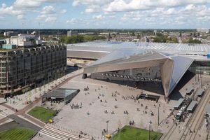 Actividad - Recorrido a pie por la arquitectura destacada: Markthal, Timmerhuis y Depósito
