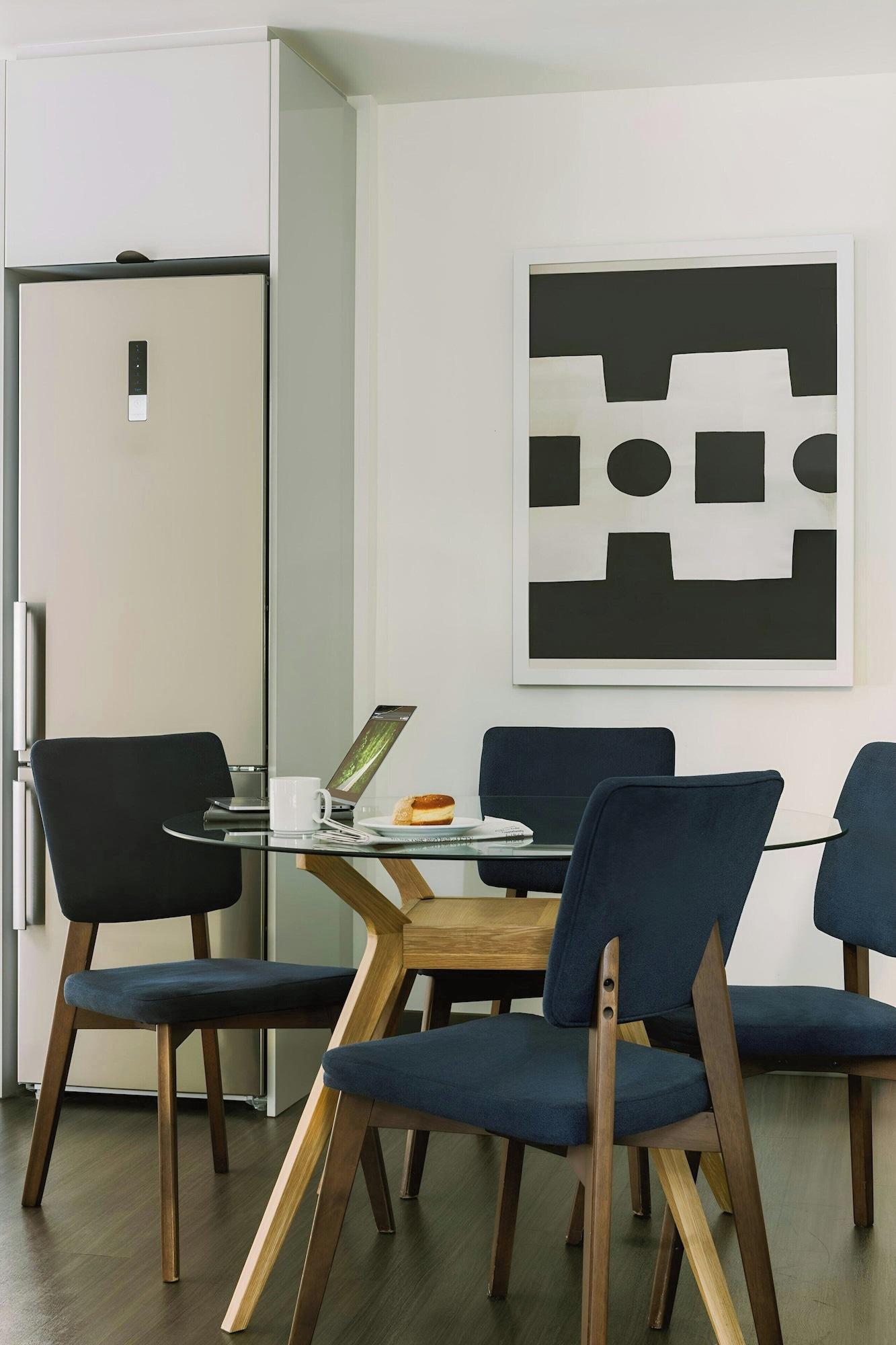 Varios Sonder by Marriott Bonvoy Revival Apartments English Bay