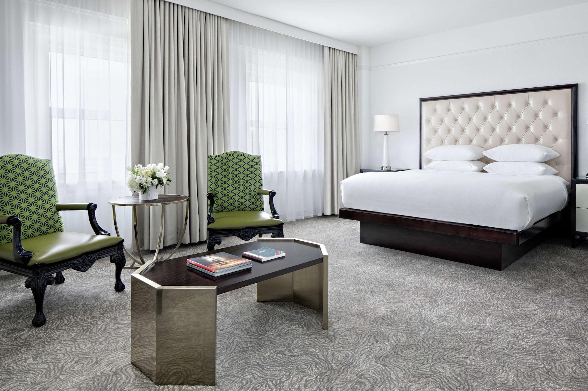 Habitación Amway Grand Plaza, Curio Collection by Hilton