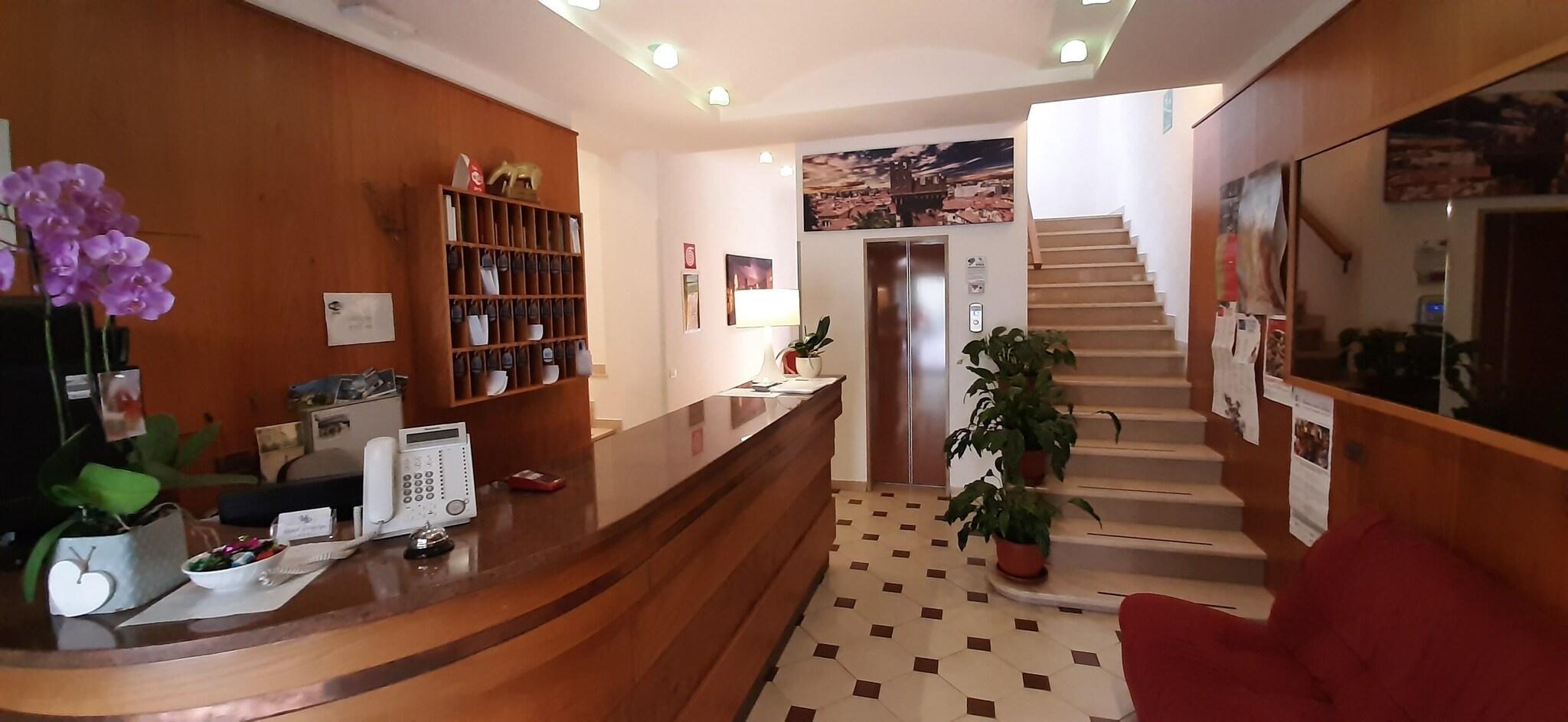 Vista Lobby Hotel Principe