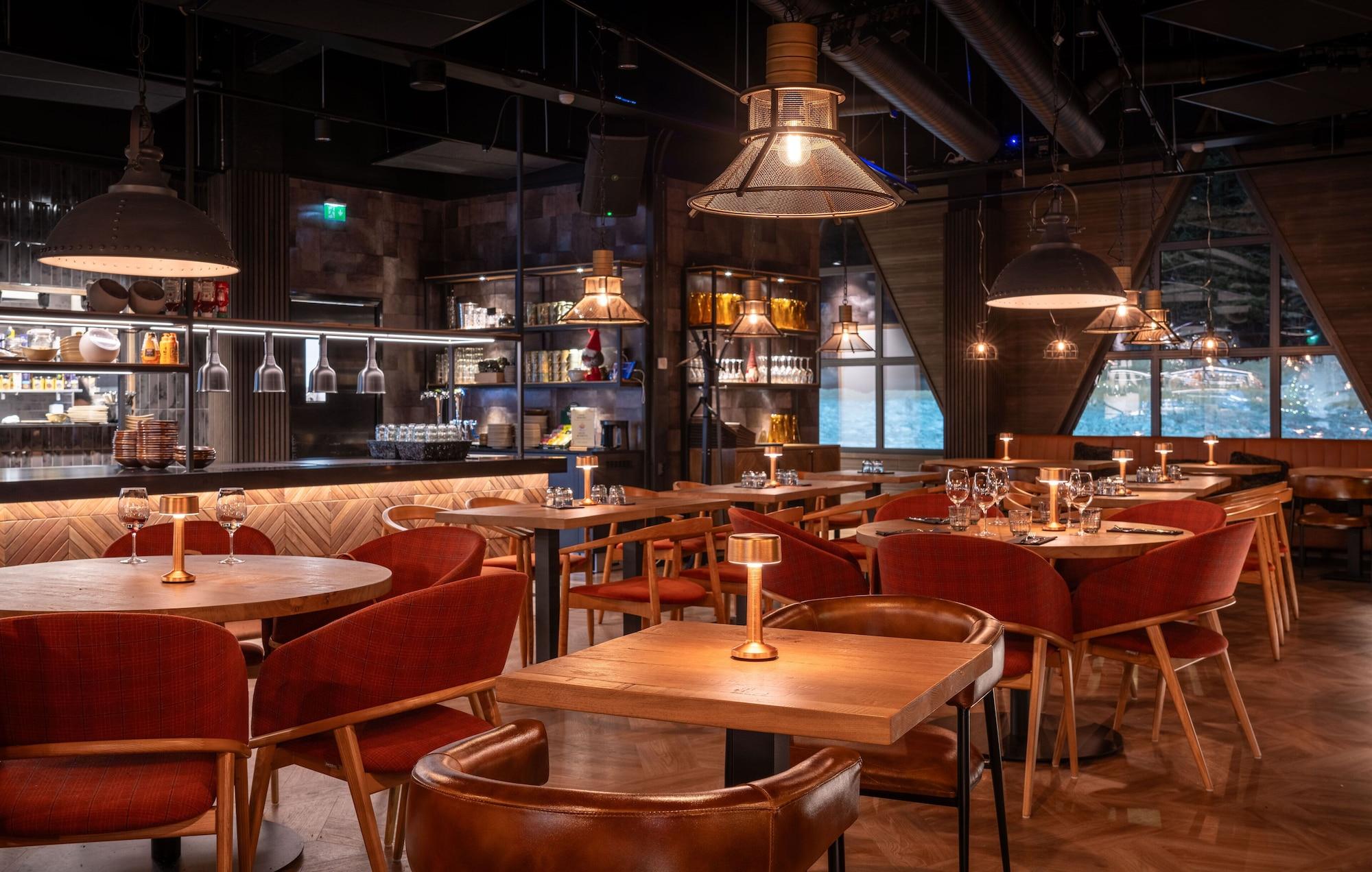 Restaurant Kuukkeli Log Houses Teerenpesä