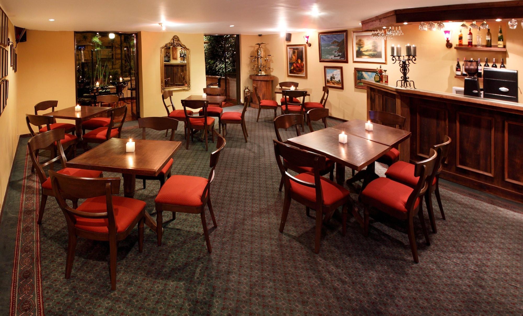 Bar/Salón Hotel Estelar Suites Jones