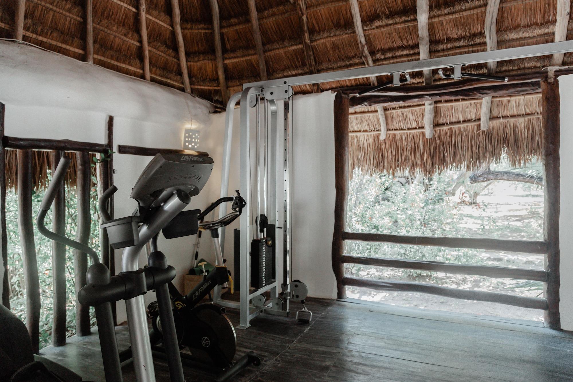 Gimnasio Blue Holbox Beach Front
