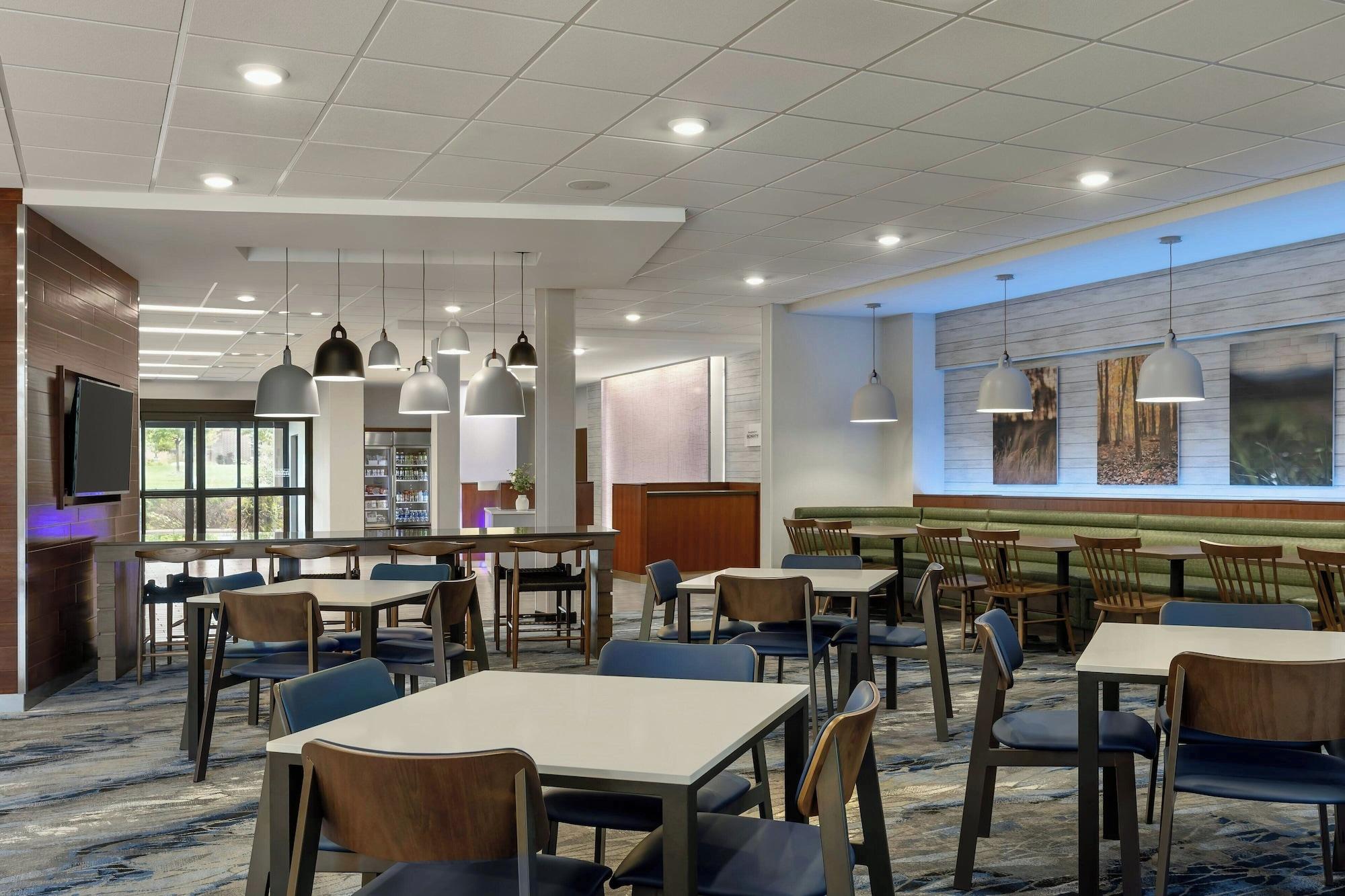 Restaurant Fairfield Inn & Suites by Marriott St. Paul Northeast