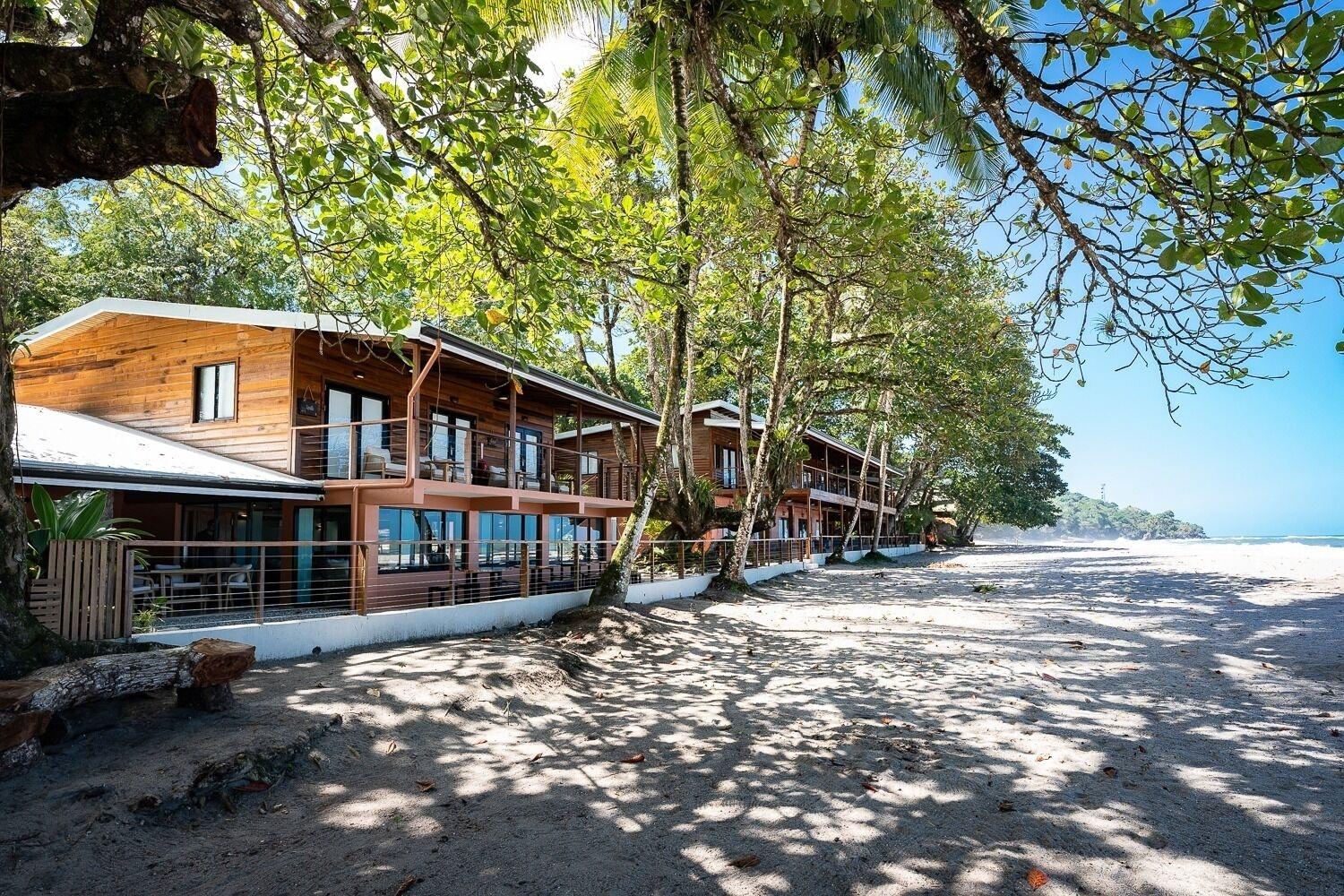 Vista Exterior Mt. Plaisir Estate Hotel