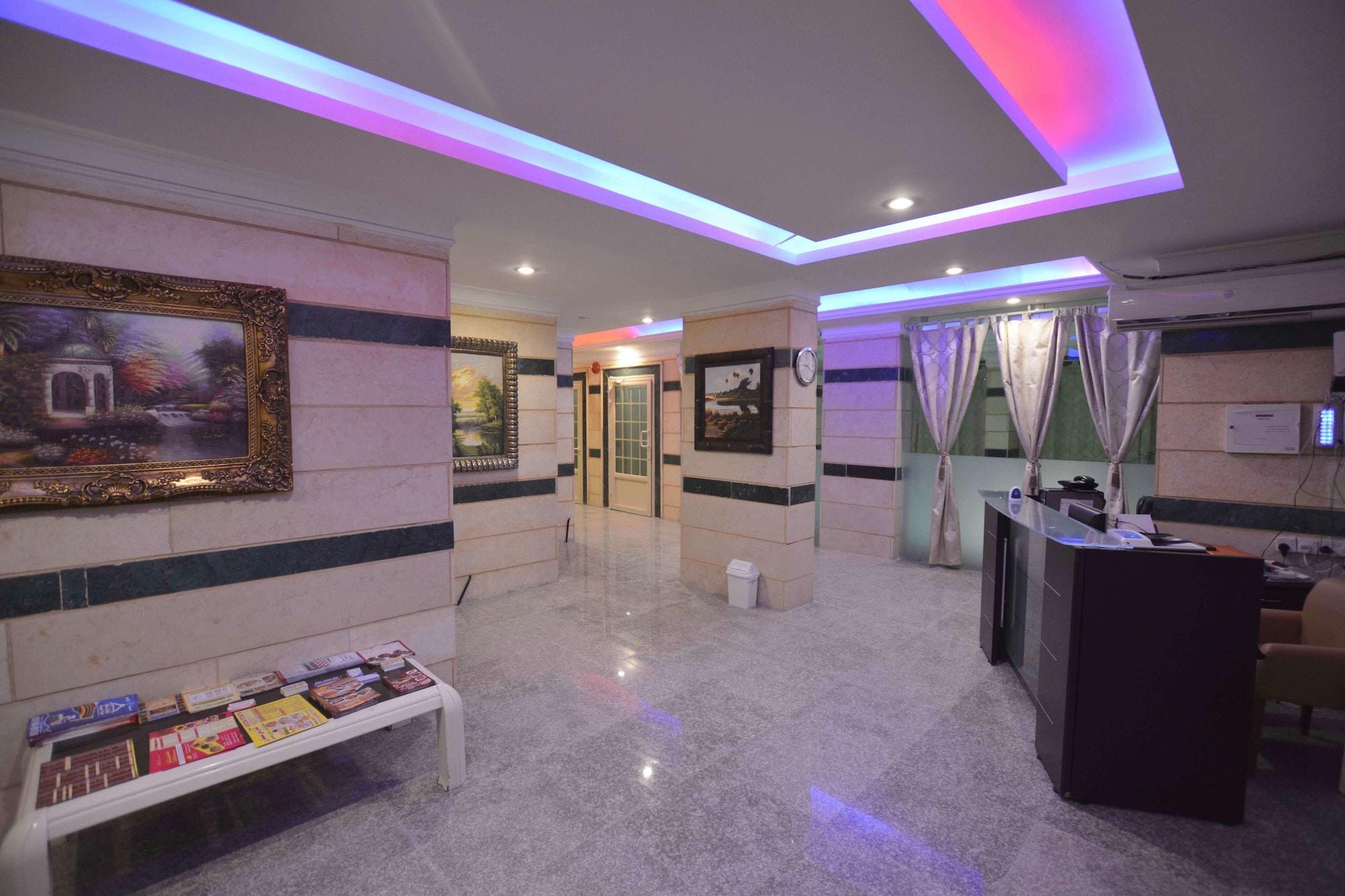 Vista Lobby Leader Apartments 1